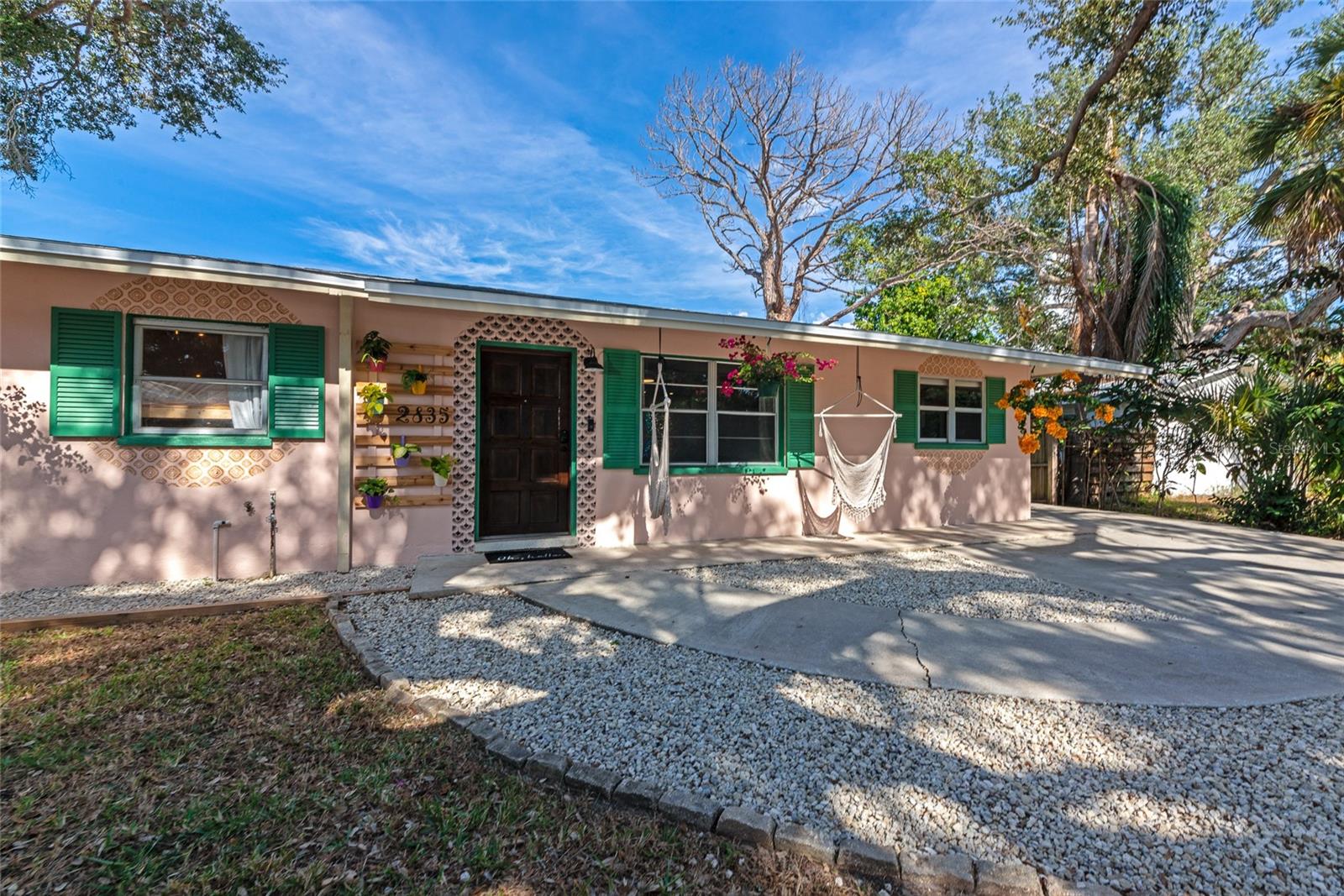 2835 WILLIAMSBURG ST