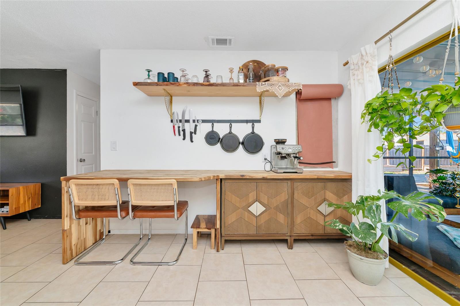 2835 WILLIAMSBURG ST