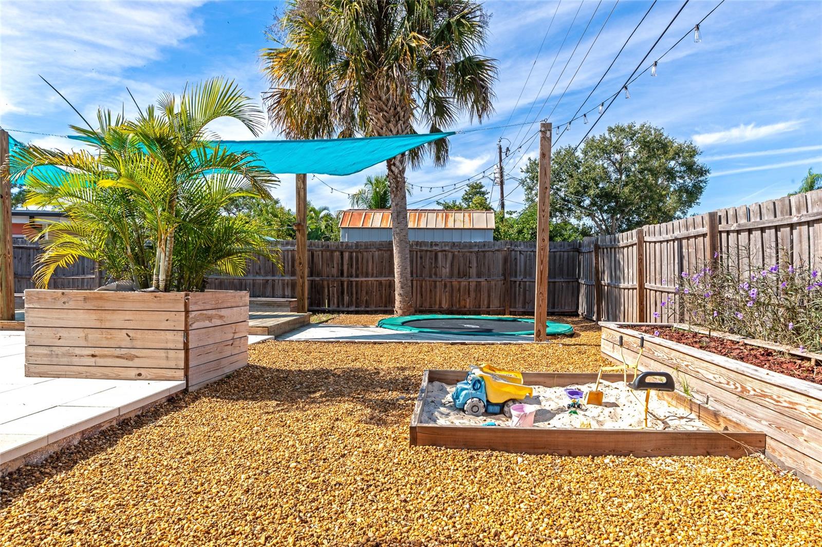 2835 WILLIAMSBURG ST