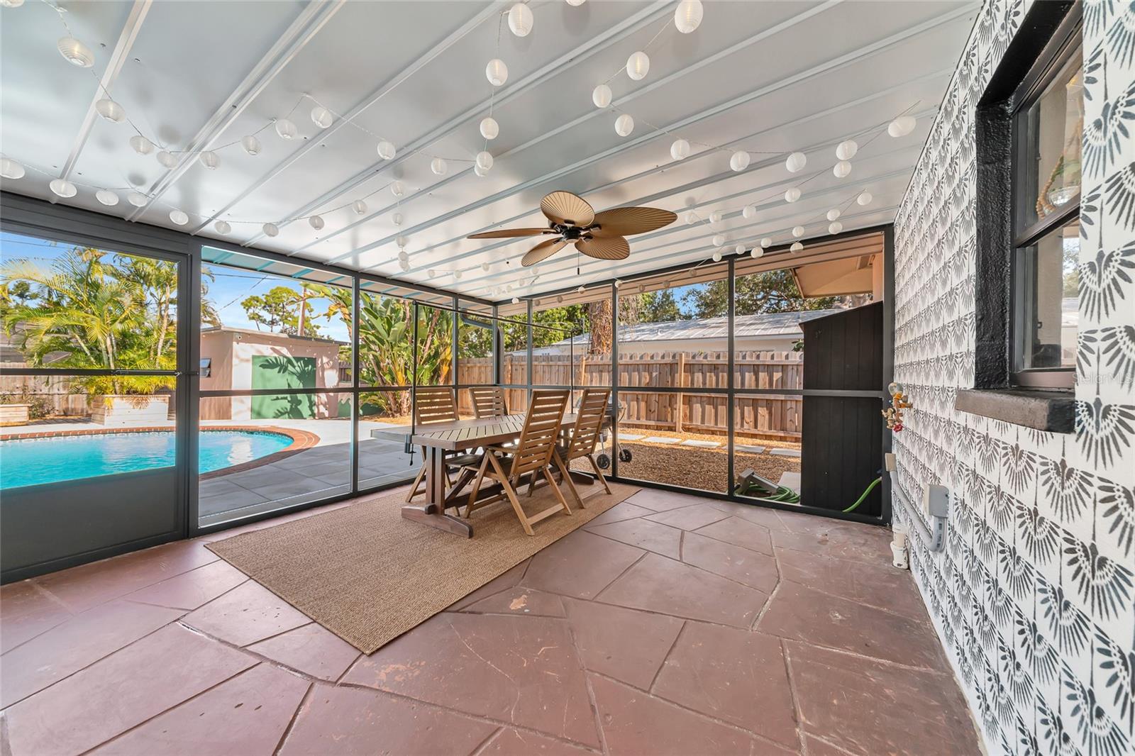 2835 WILLIAMSBURG ST