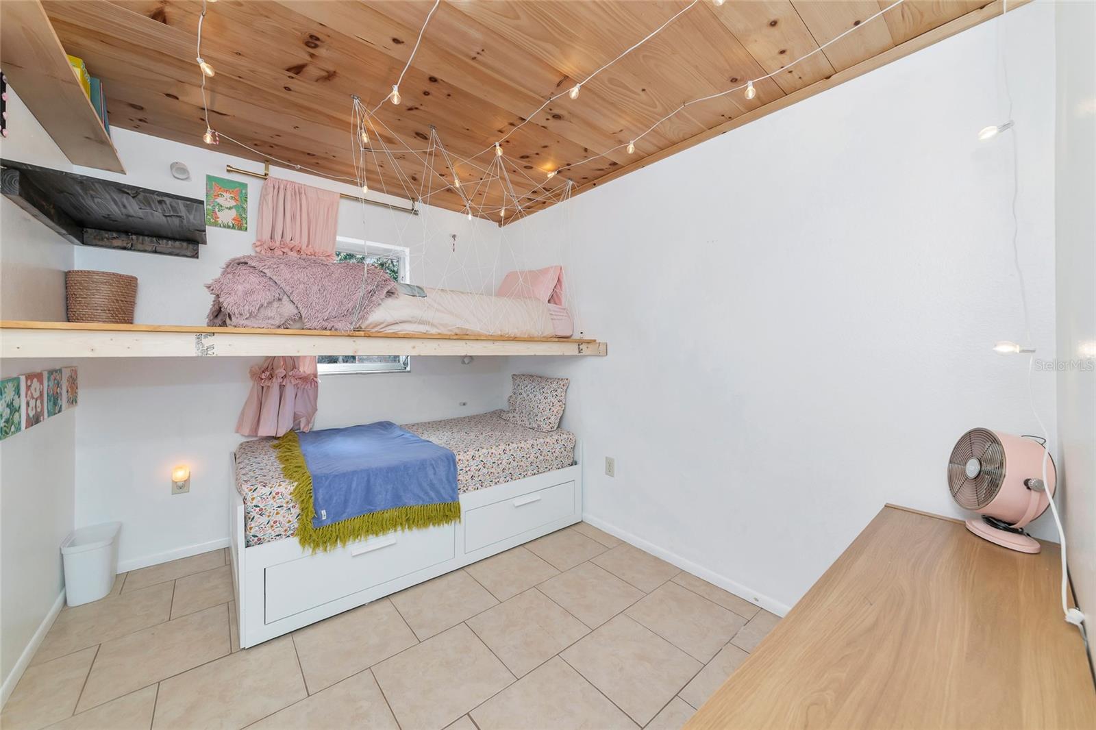 2835 WILLIAMSBURG ST