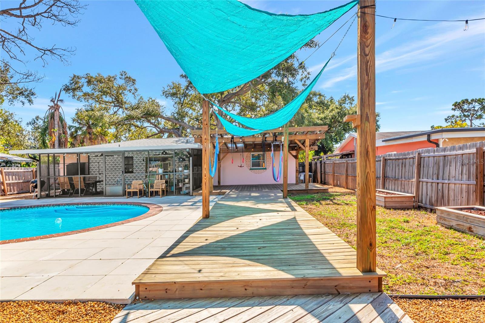 2835 WILLIAMSBURG ST