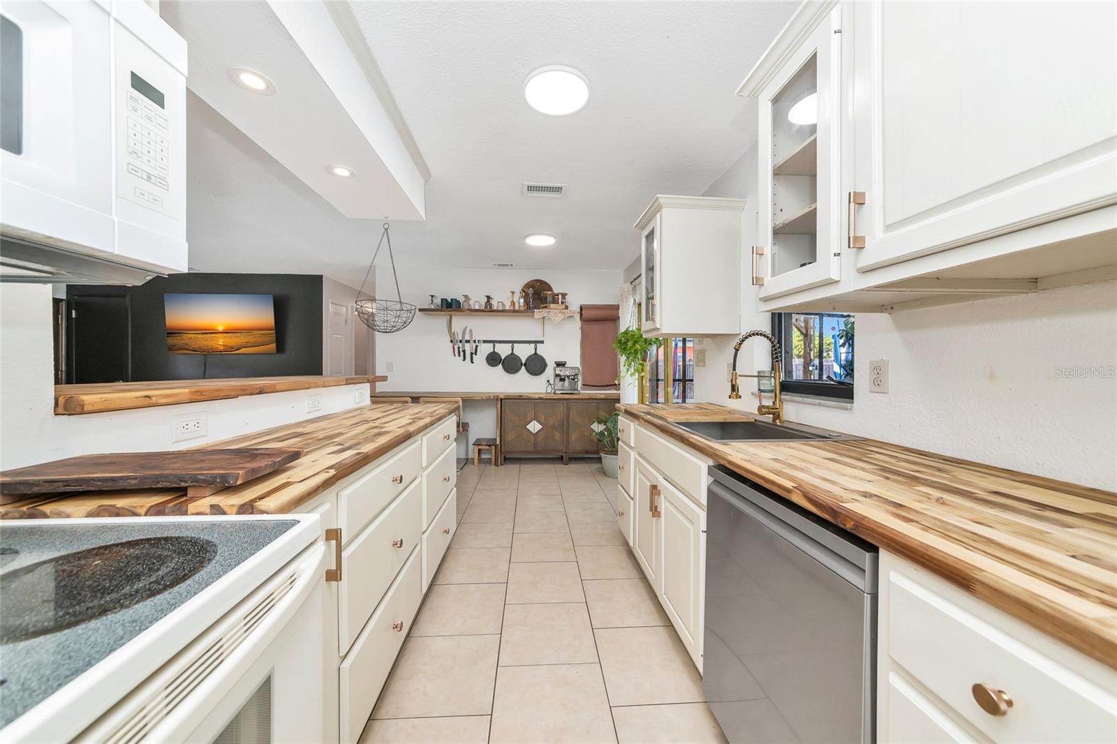 2835 WILLIAMSBURG ST