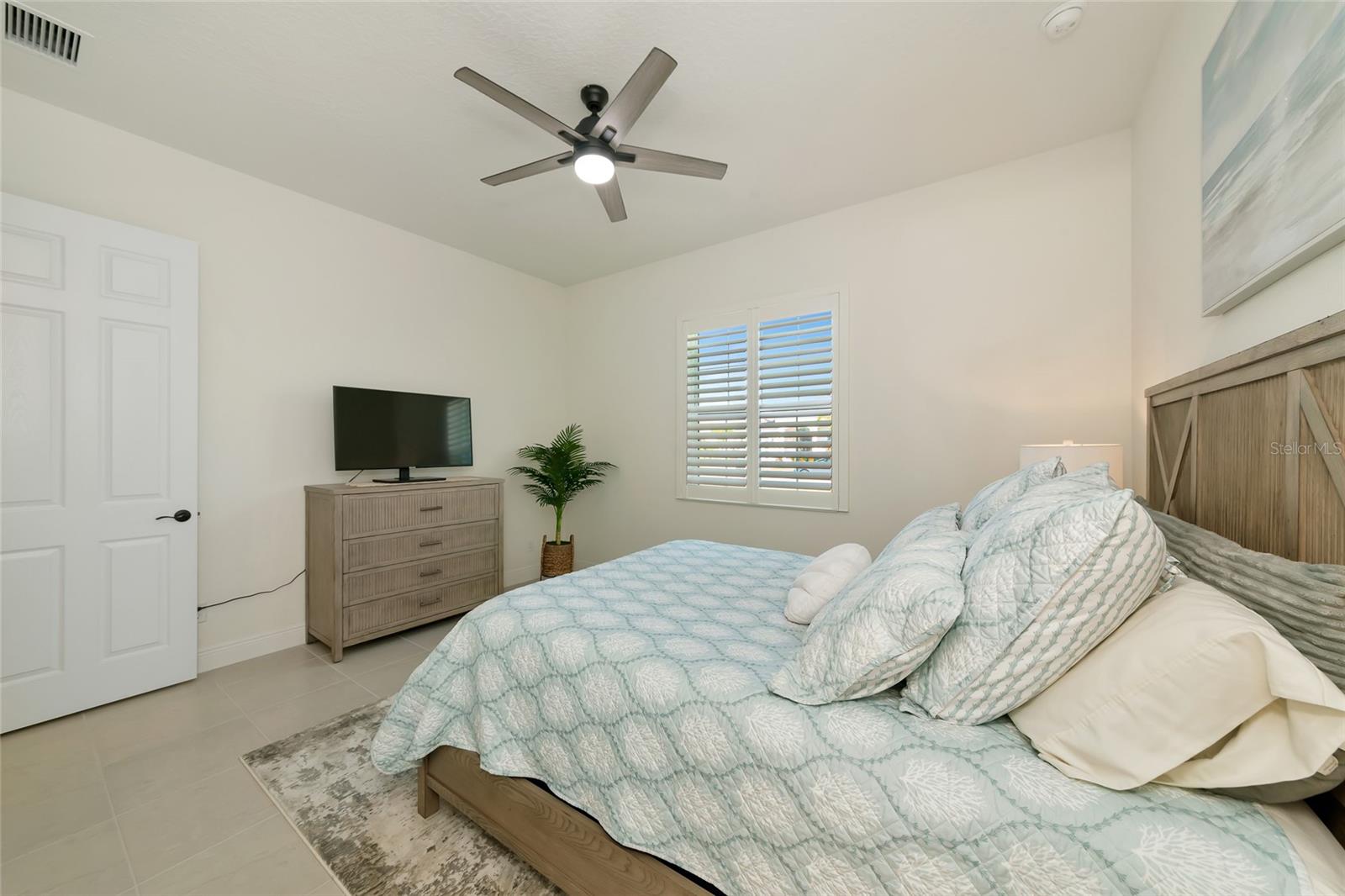 3839 158TH AVENUE CIR E