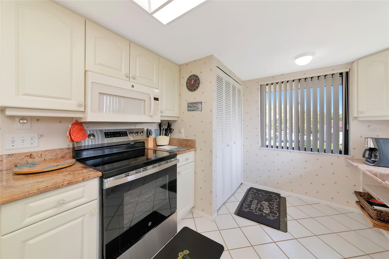 6423 EGRET LN #406