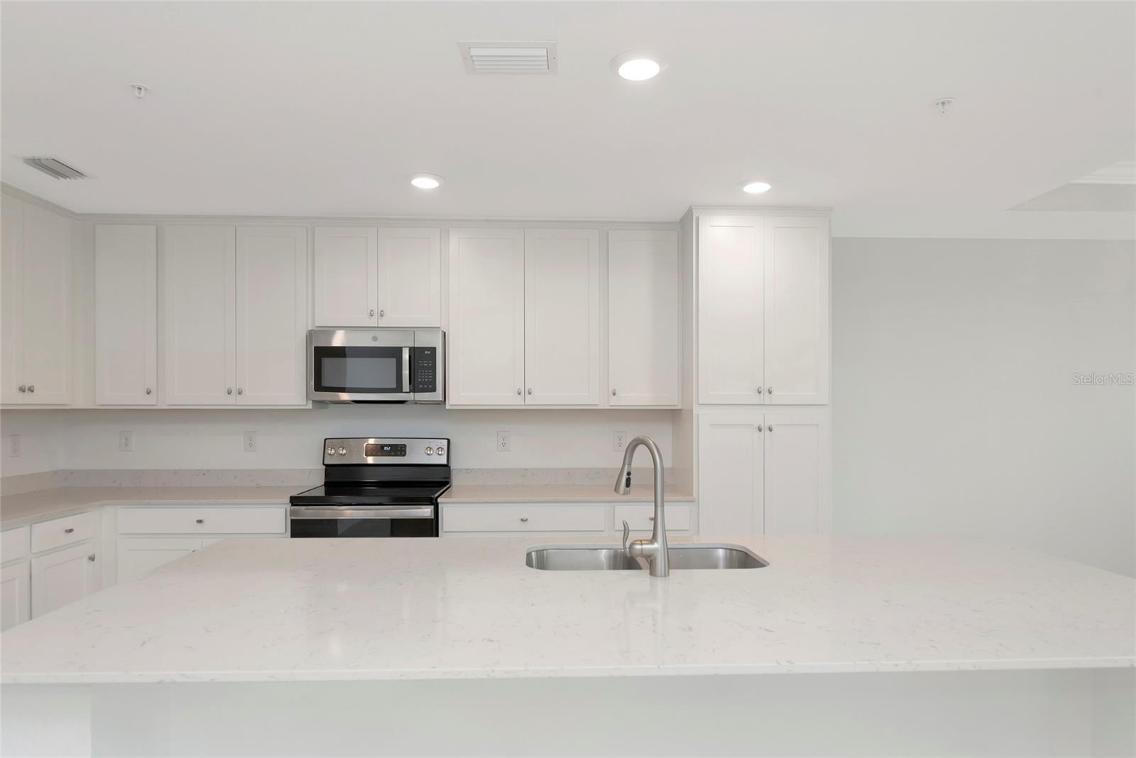 18114 GAWTHROP DR #107