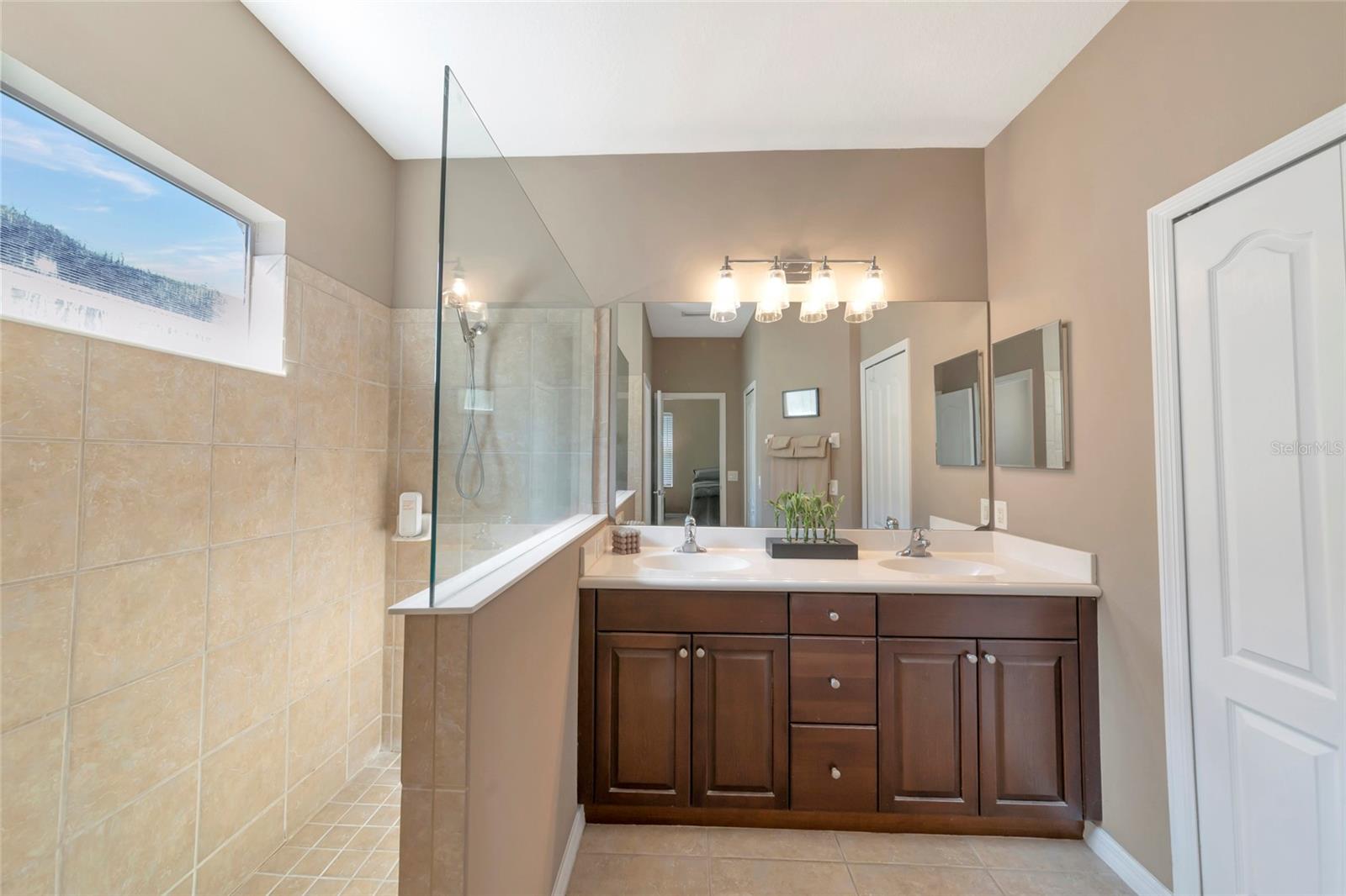 4930 NEWPORT NEWS CIR