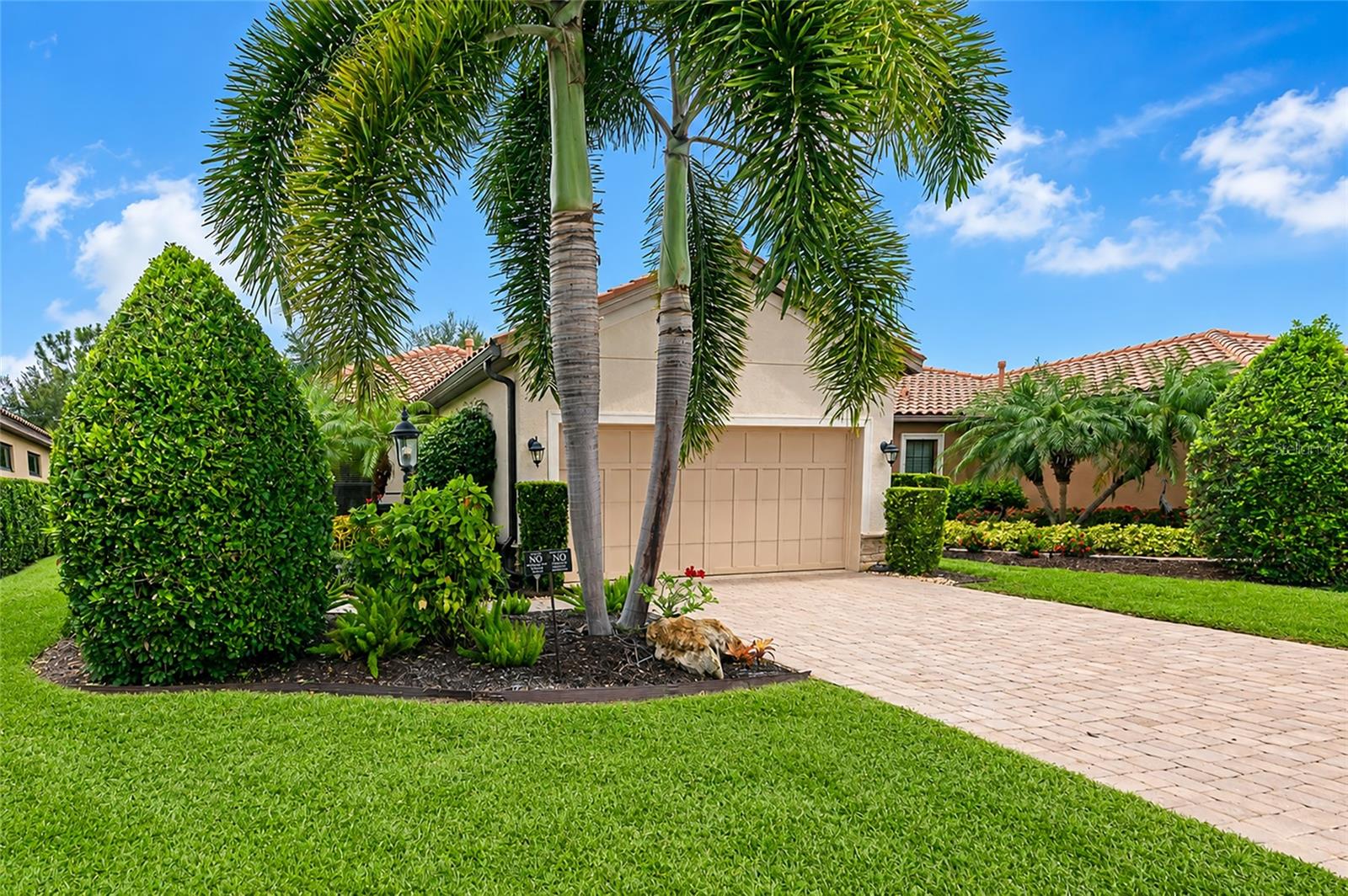 5126 SAVONA RUN
