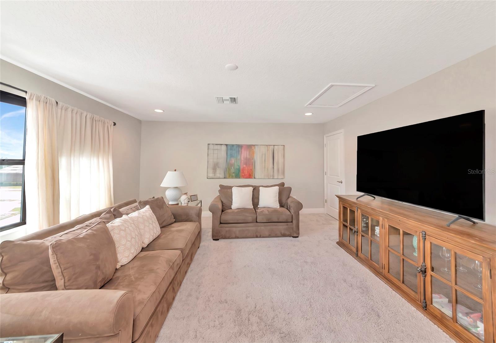 9211 ISABELLA CIR