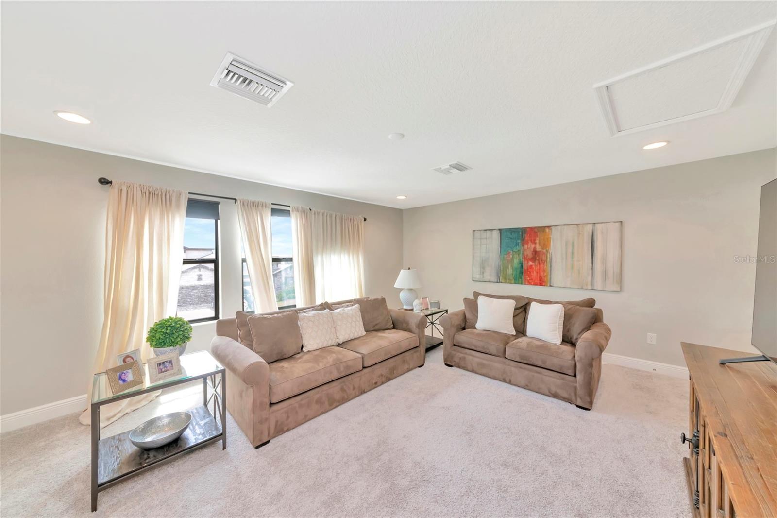 9211 ISABELLA CIR
