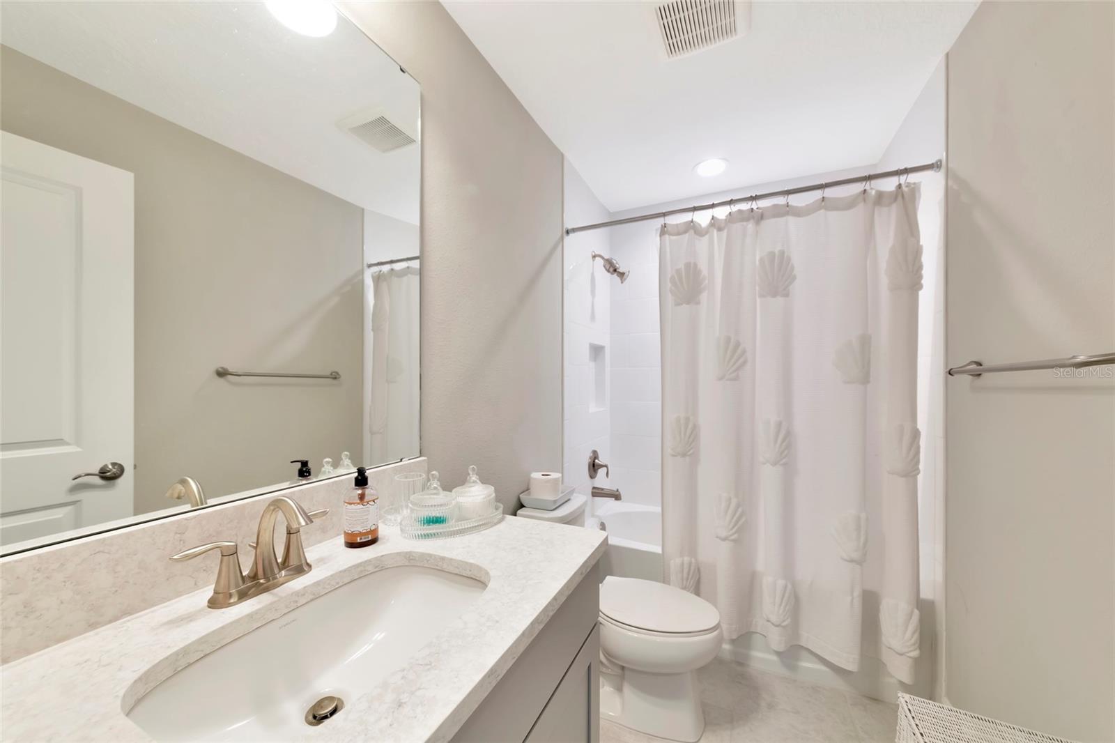 9211 ISABELLA CIR