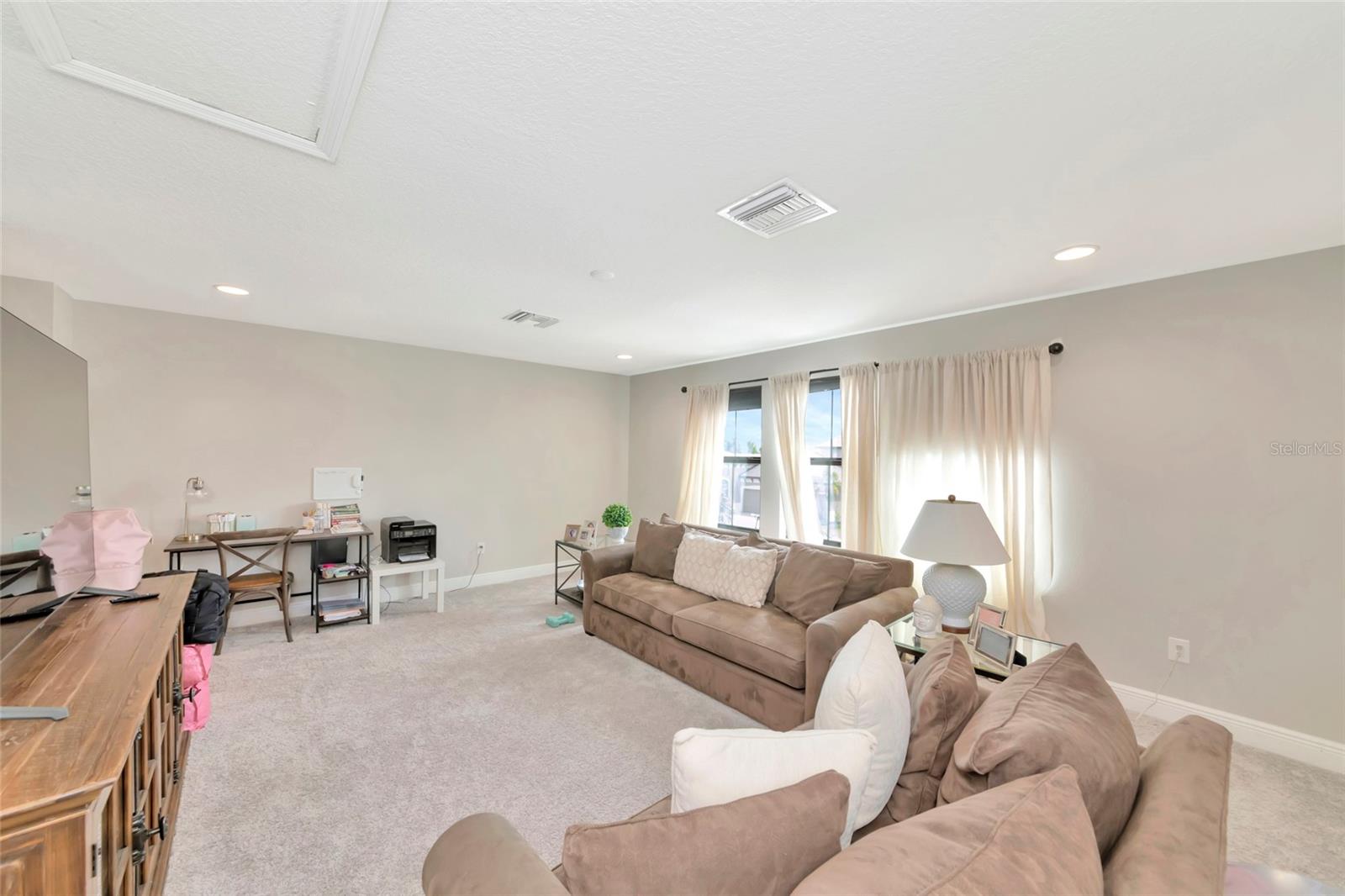 9211 ISABELLA CIR