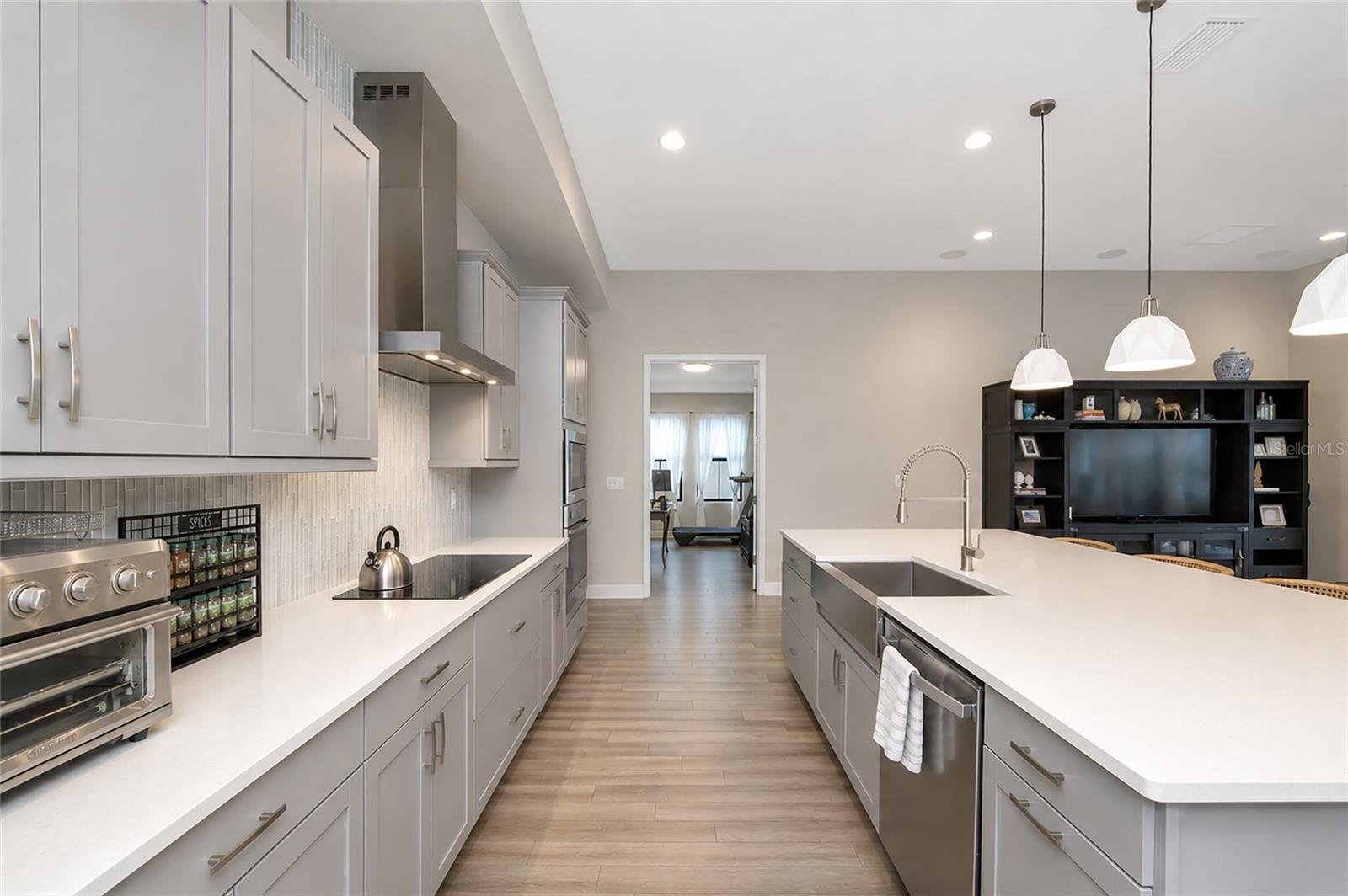 9211 ISABELLA CIR