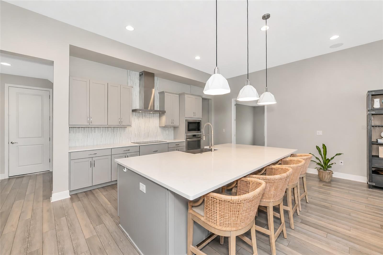 9211 ISABELLA CIR