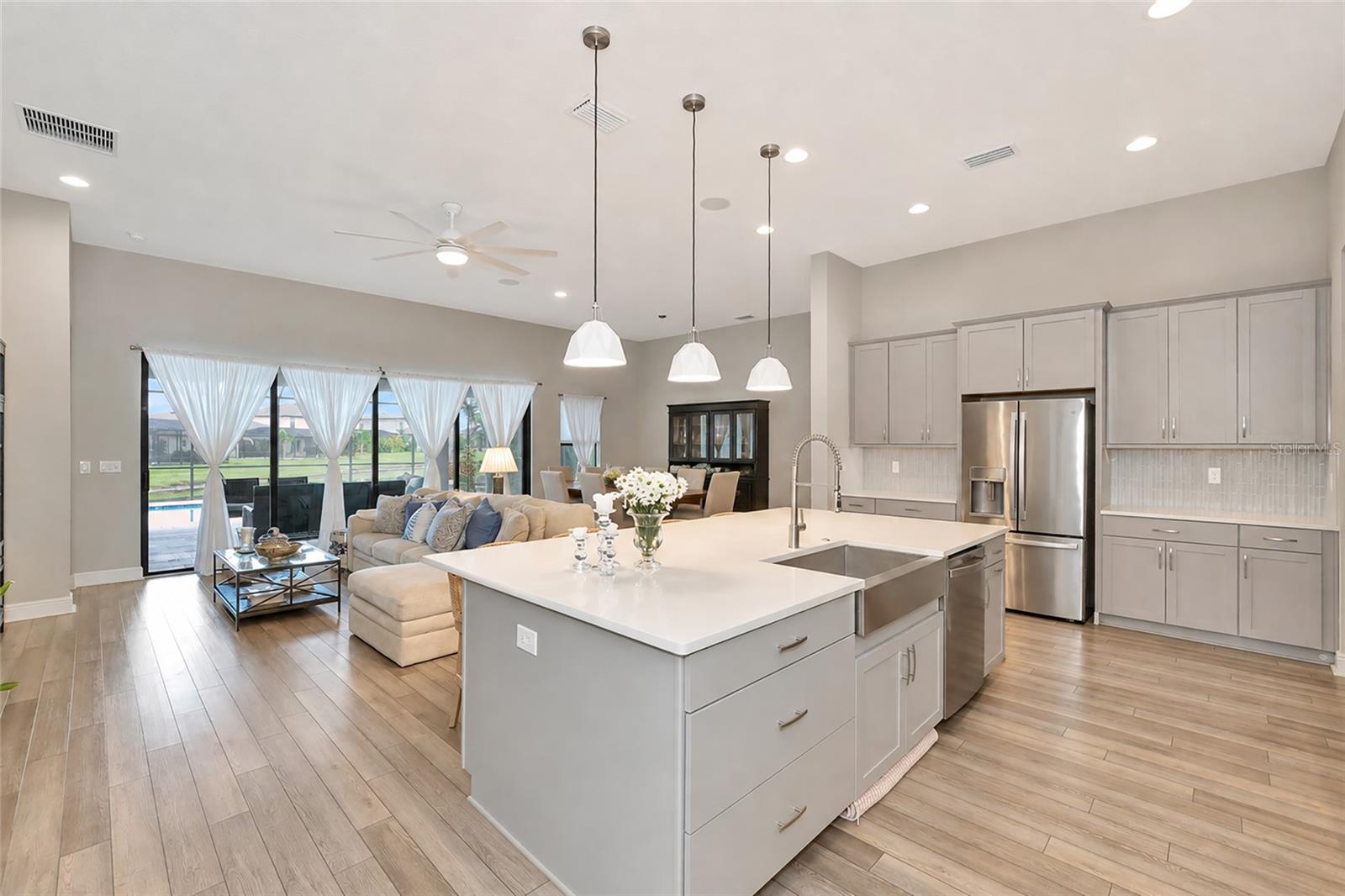 9211 ISABELLA CIR