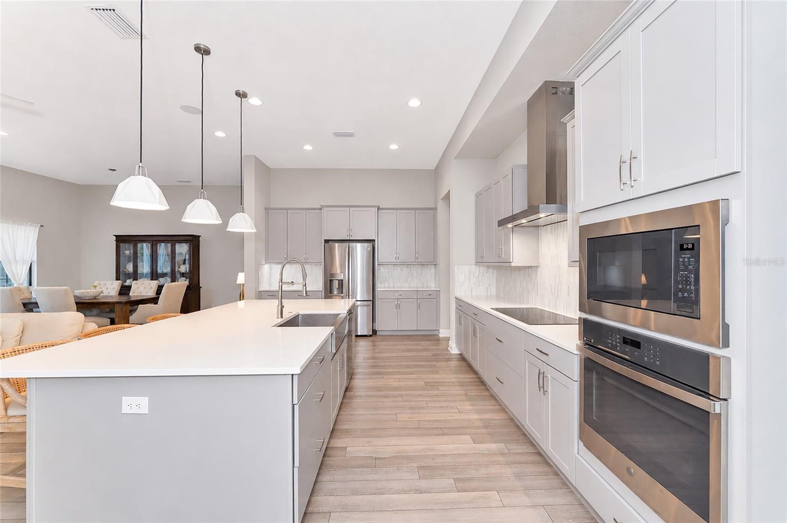 9211 ISABELLA CIR