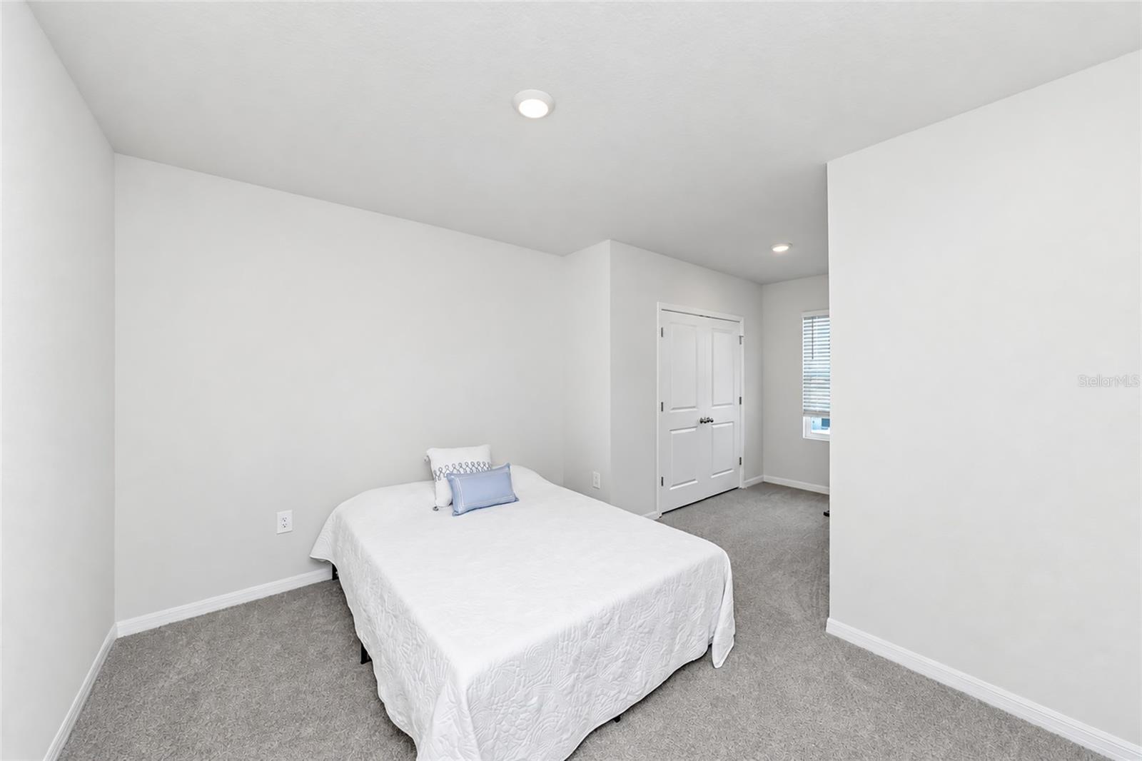 17645 CRESCENT MOON LOOP