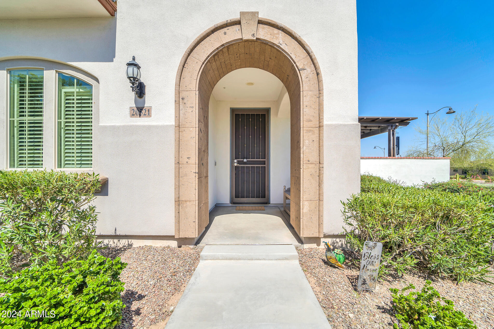 20521 W MAIDEN Lane