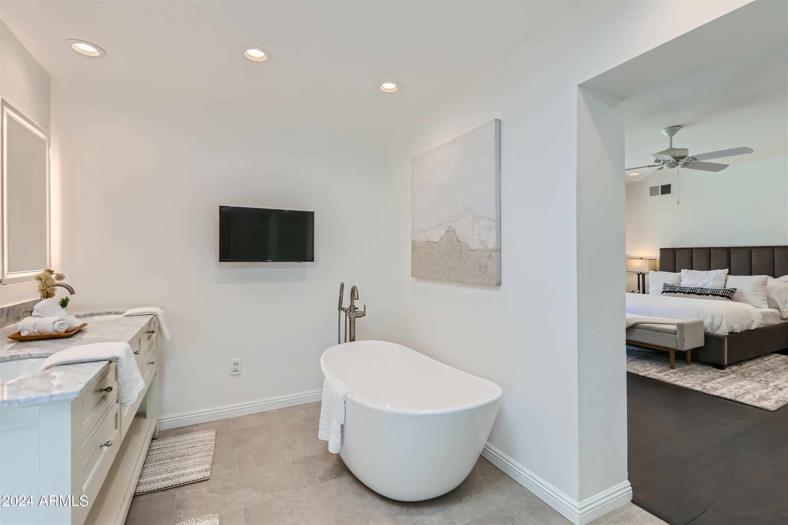 6515 E FRIESS Drive