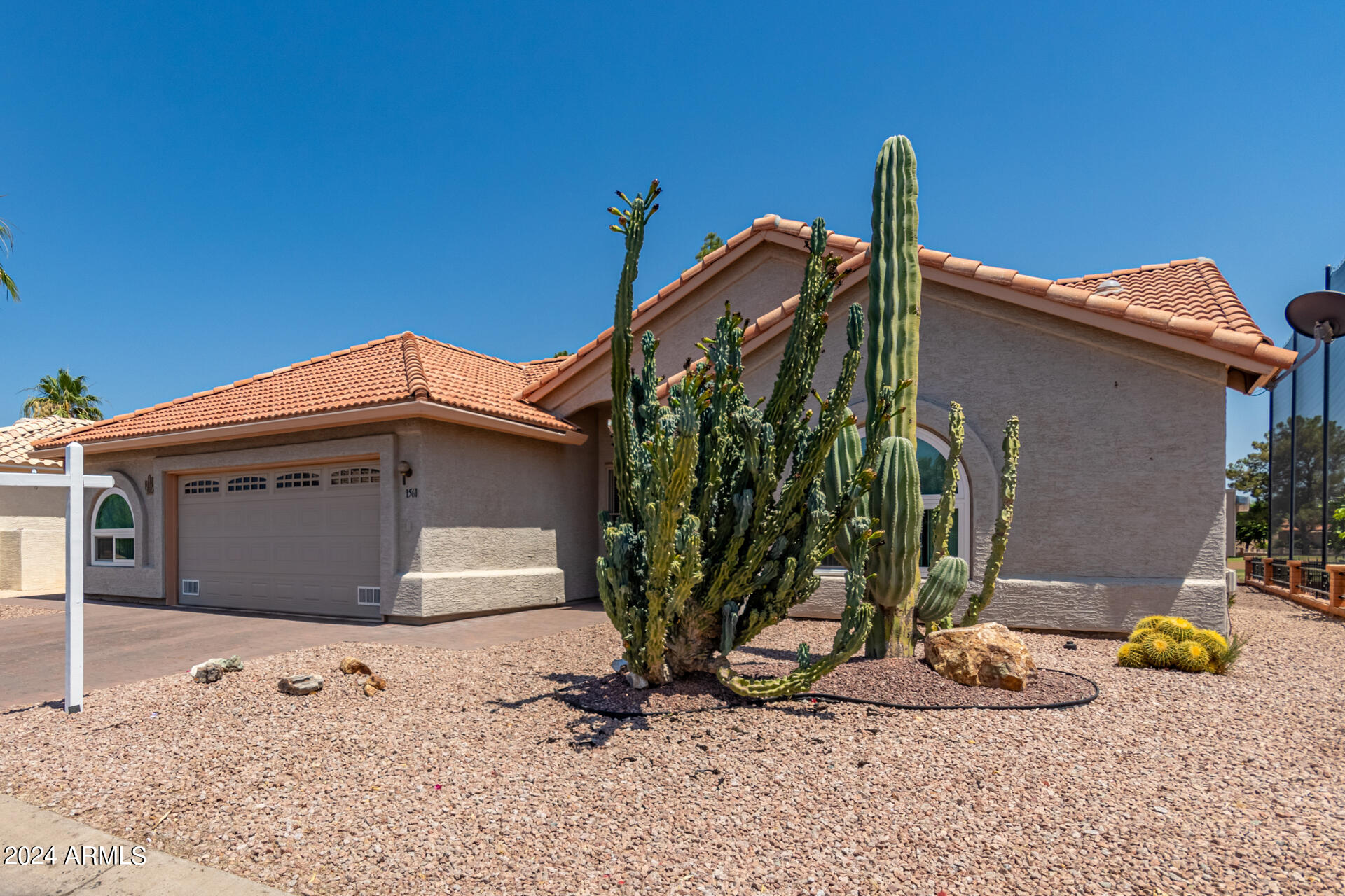1561 E Bellerive Court