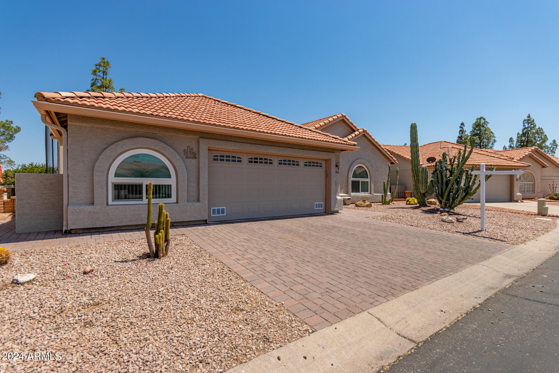 1561 E Bellerive Court