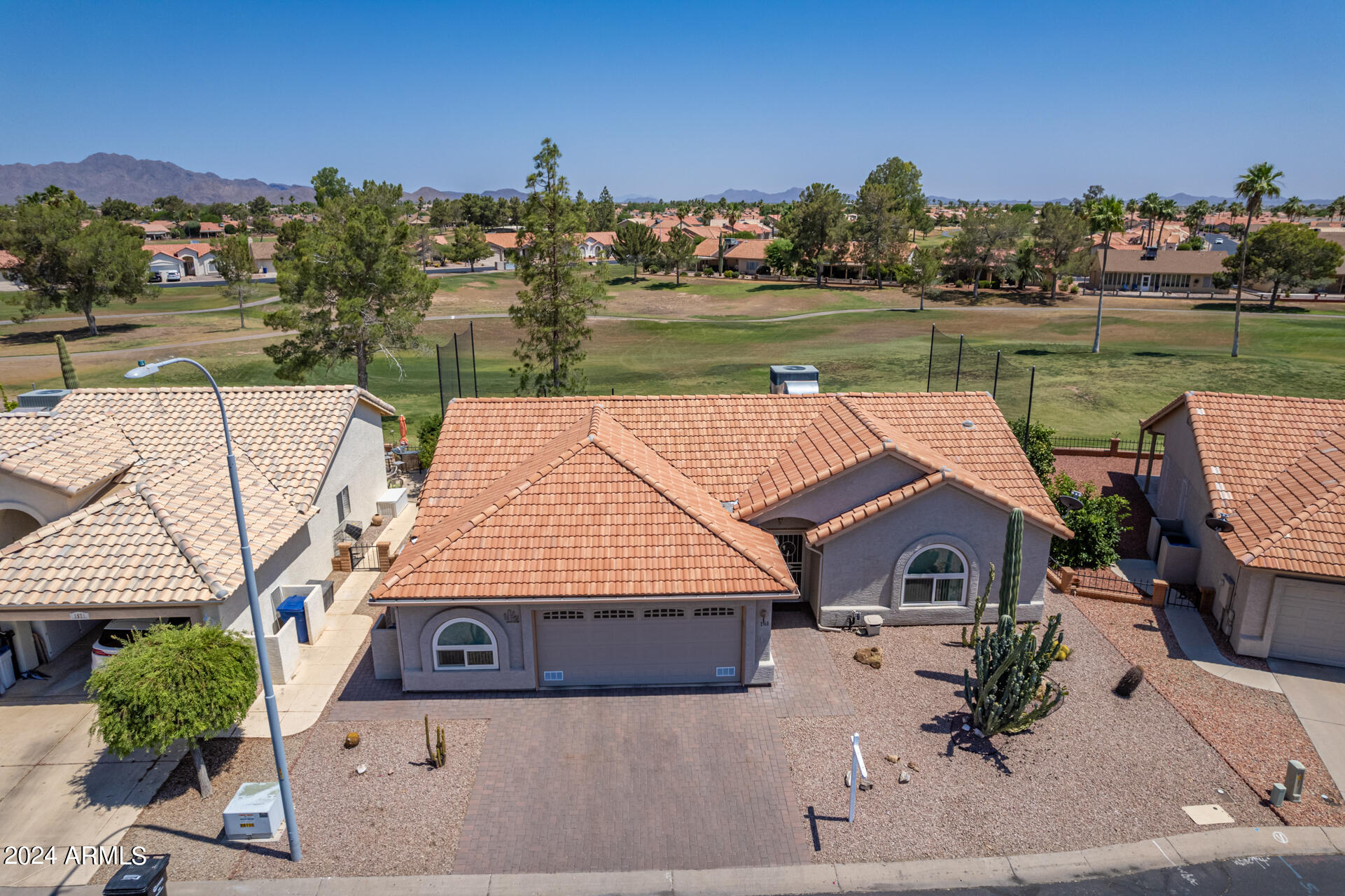 1561 E Bellerive Court
