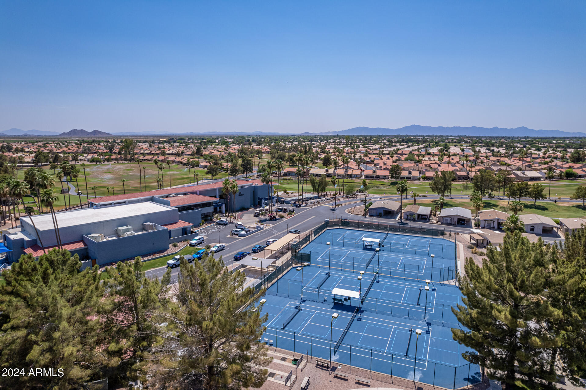 1561 E Bellerive Court