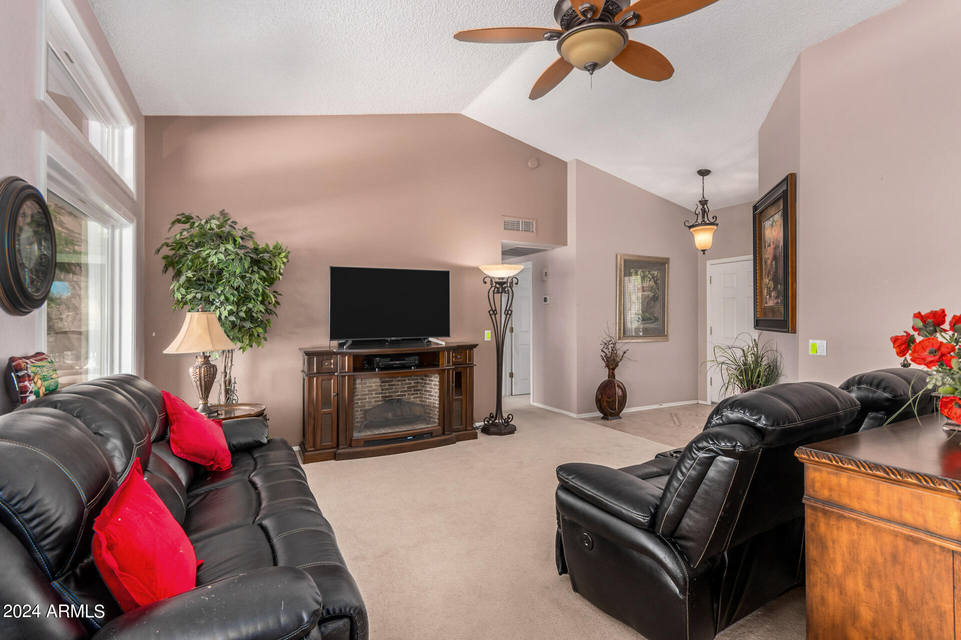 1561 E Bellerive Court