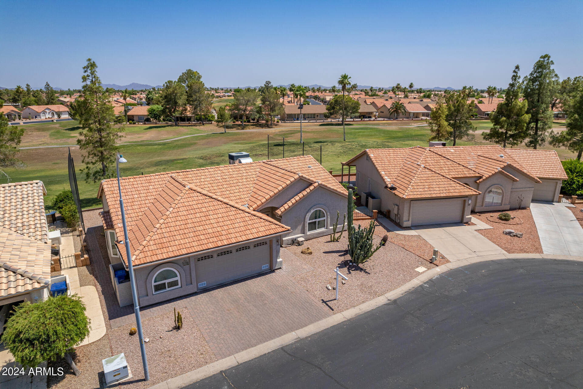 1561 E Bellerive Court