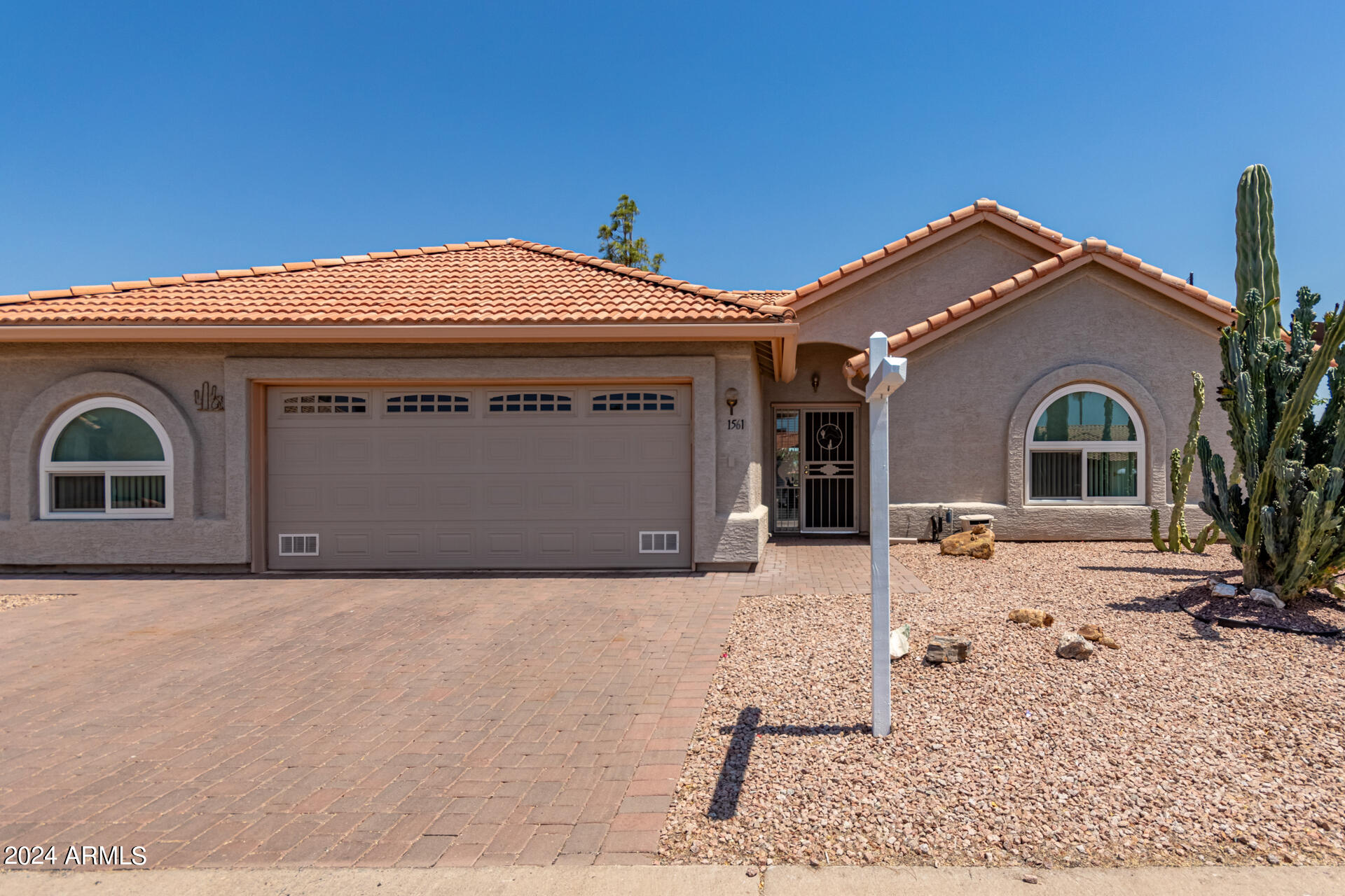1561 E Bellerive Court