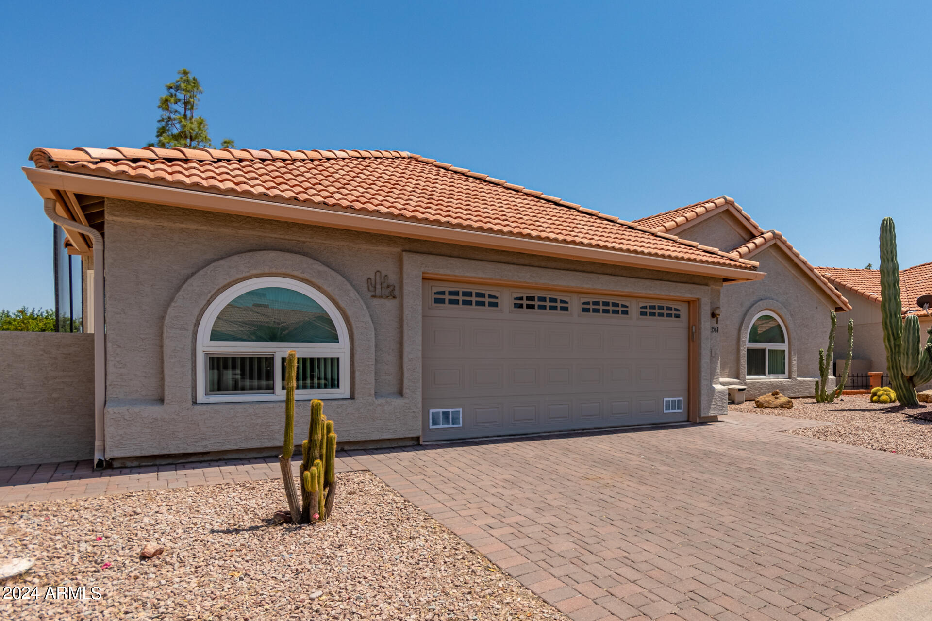 1561 E Bellerive Court
