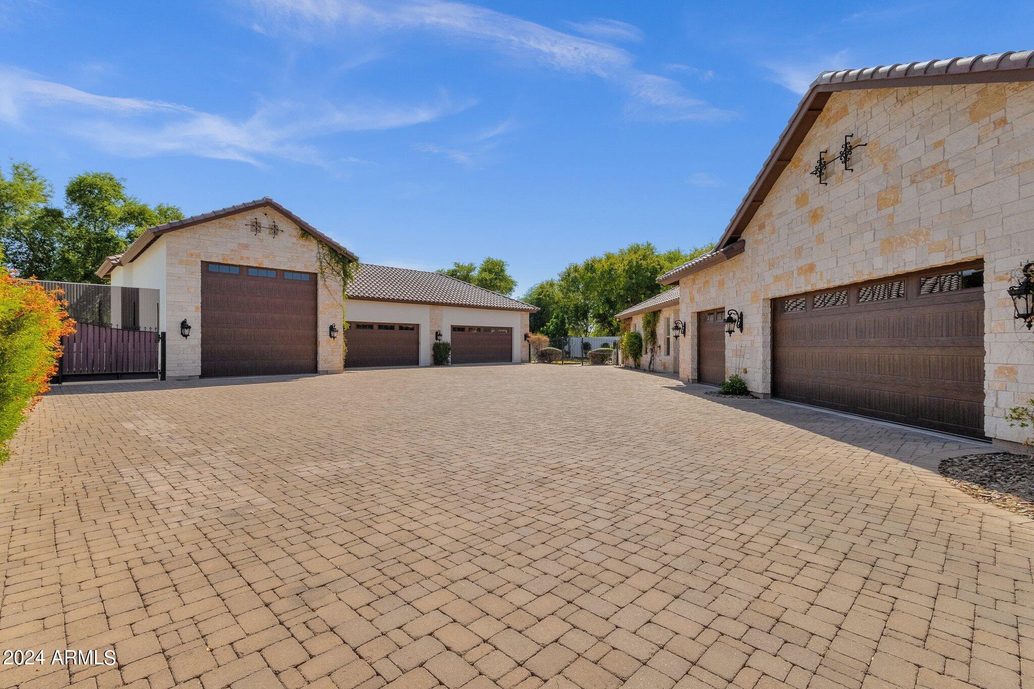5841 S MARIN Court