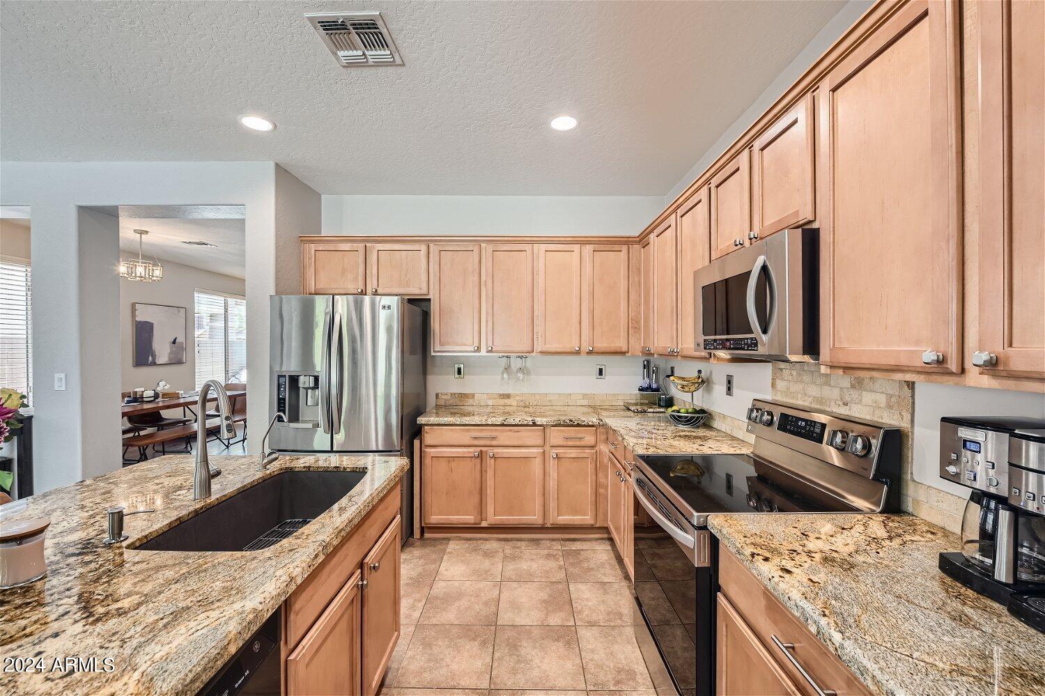 39521 N LAUREL VALLEY Court