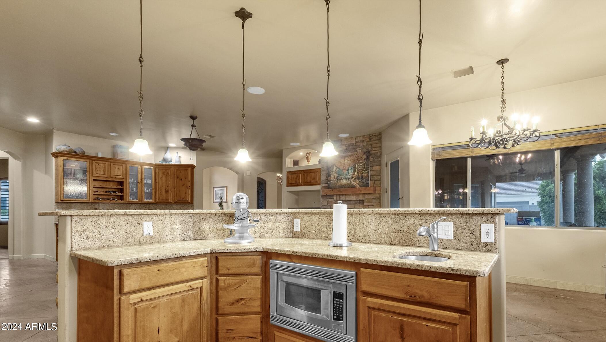 2138 E TIFFANY Court