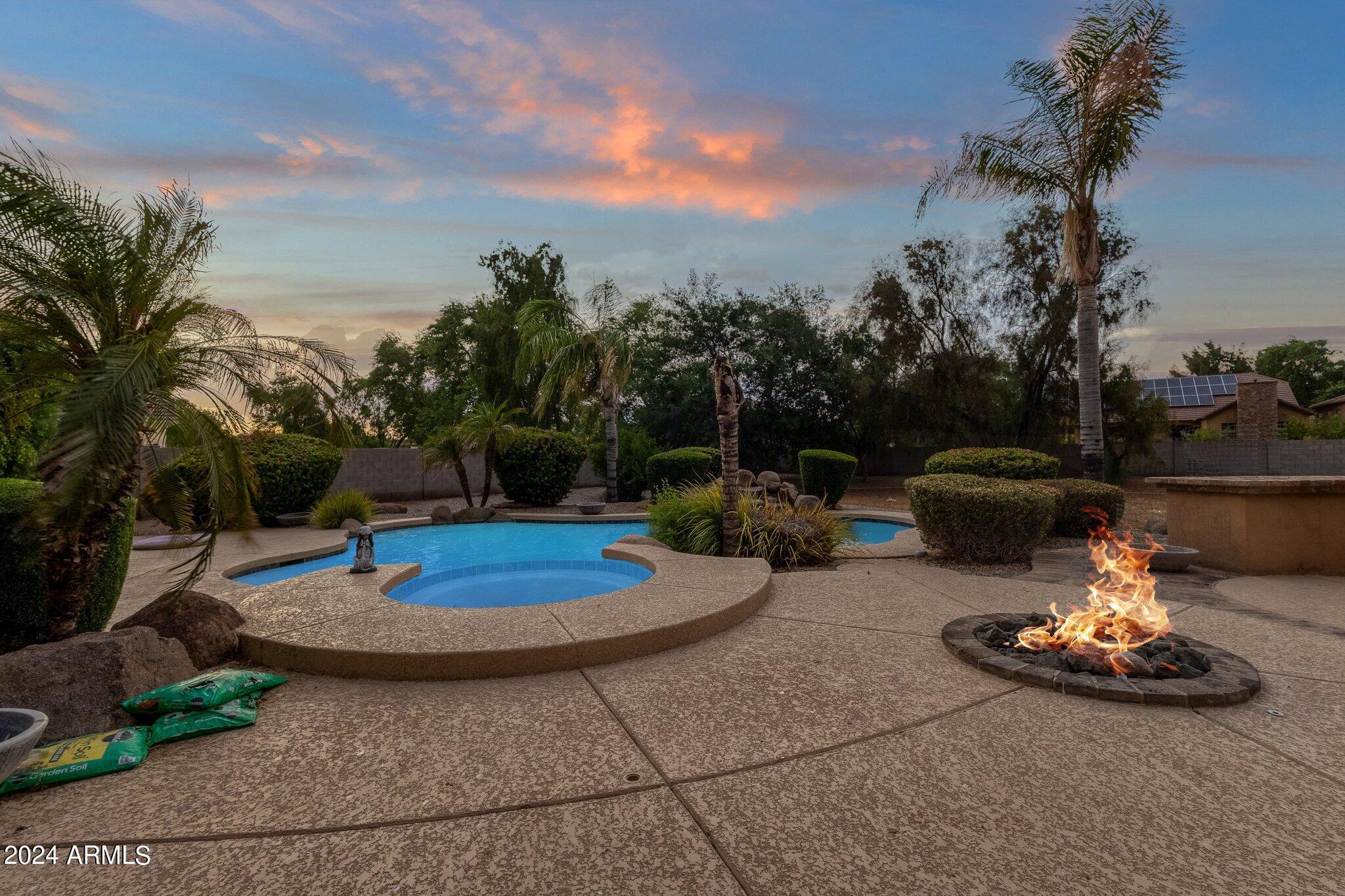 2138 E TIFFANY Court