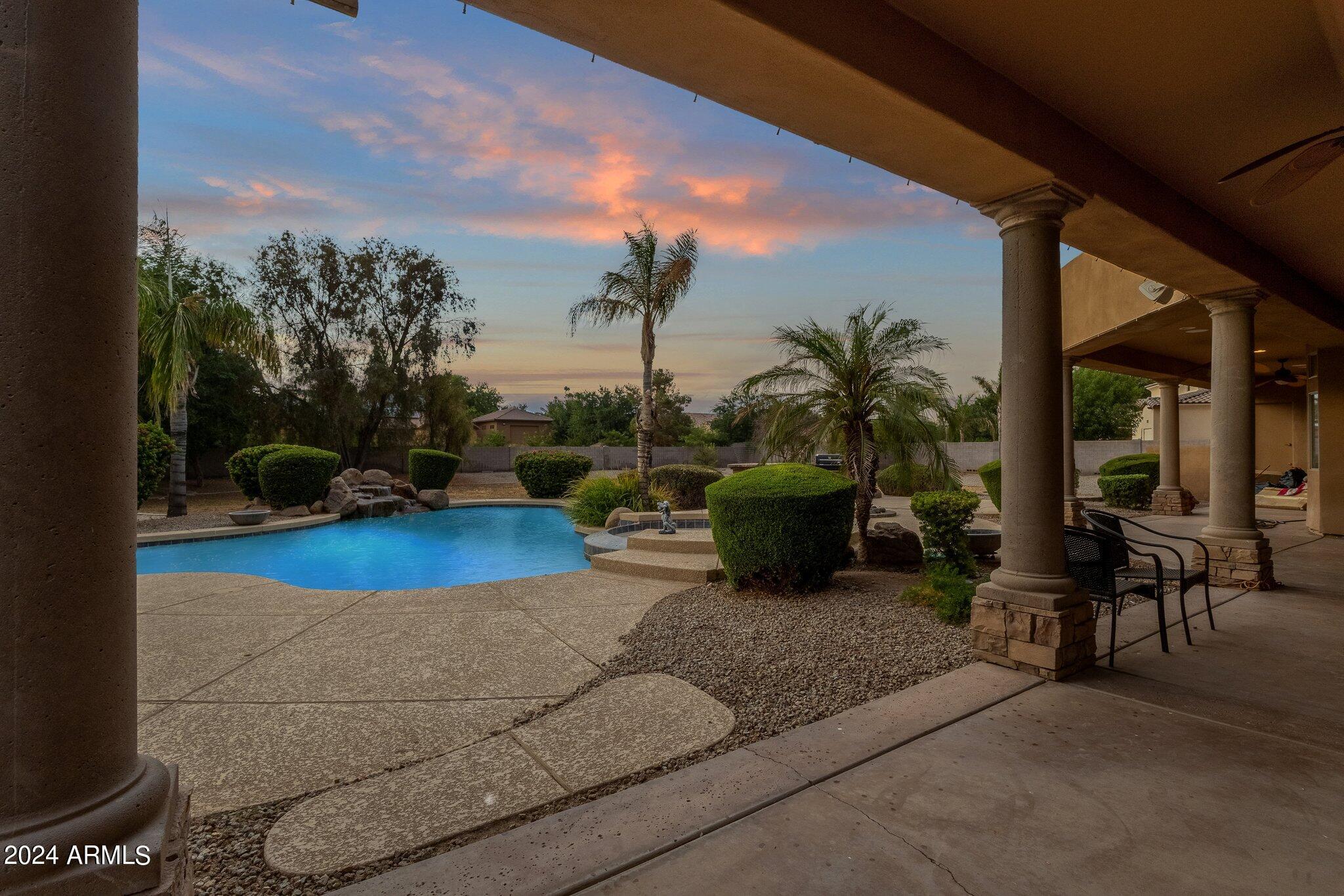 2138 E TIFFANY Court