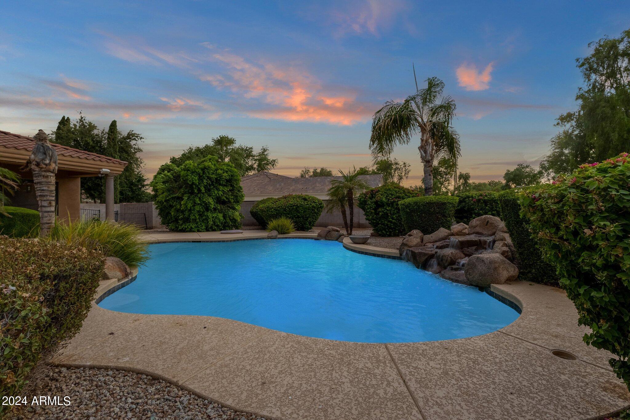 2138 E TIFFANY Court