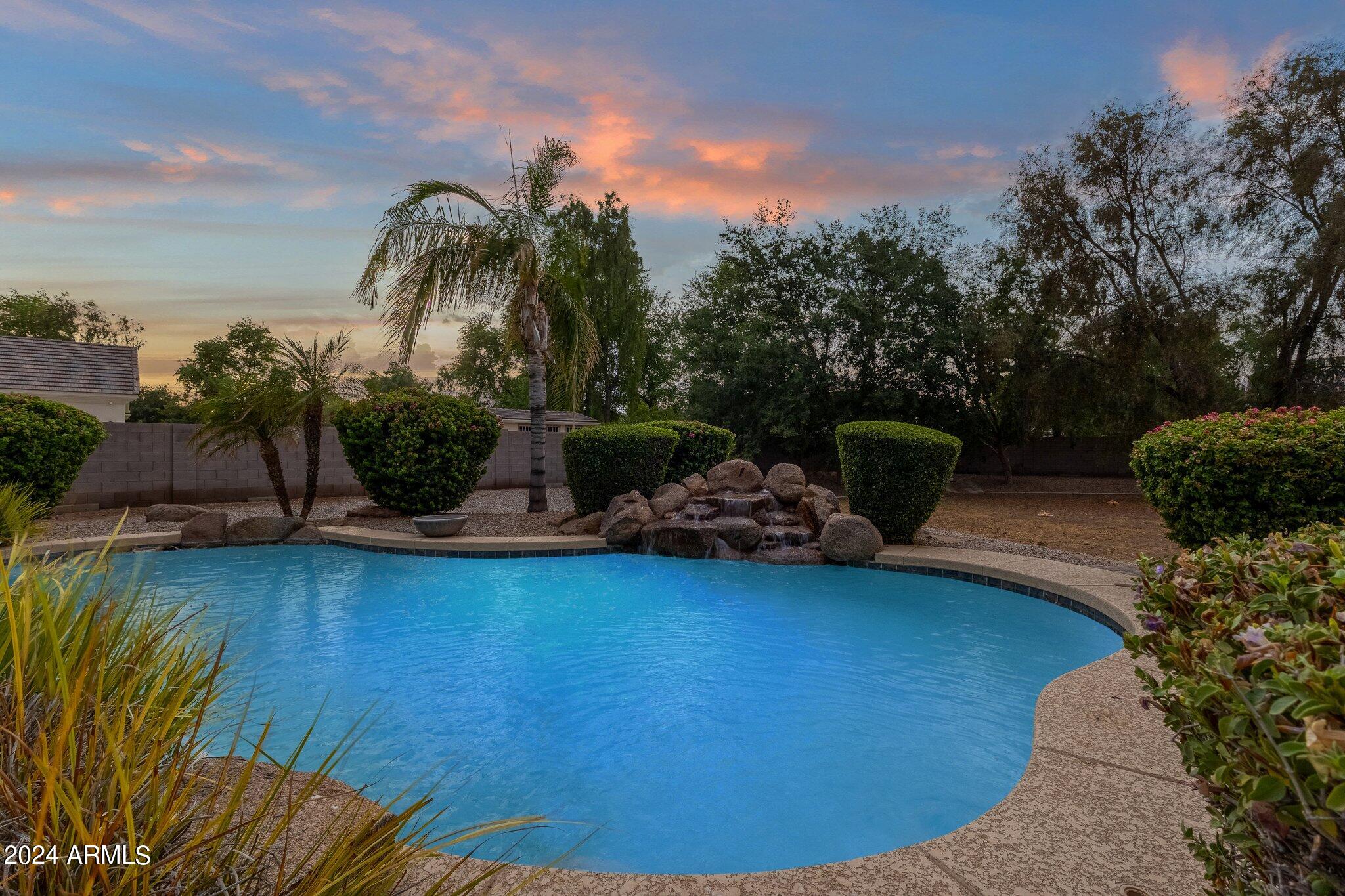 2138 E TIFFANY Court