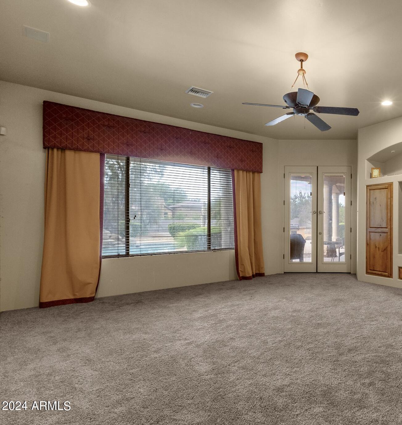 2138 E TIFFANY Court