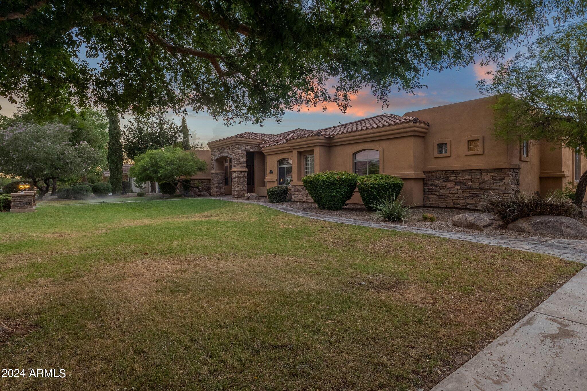 2138 E TIFFANY Court