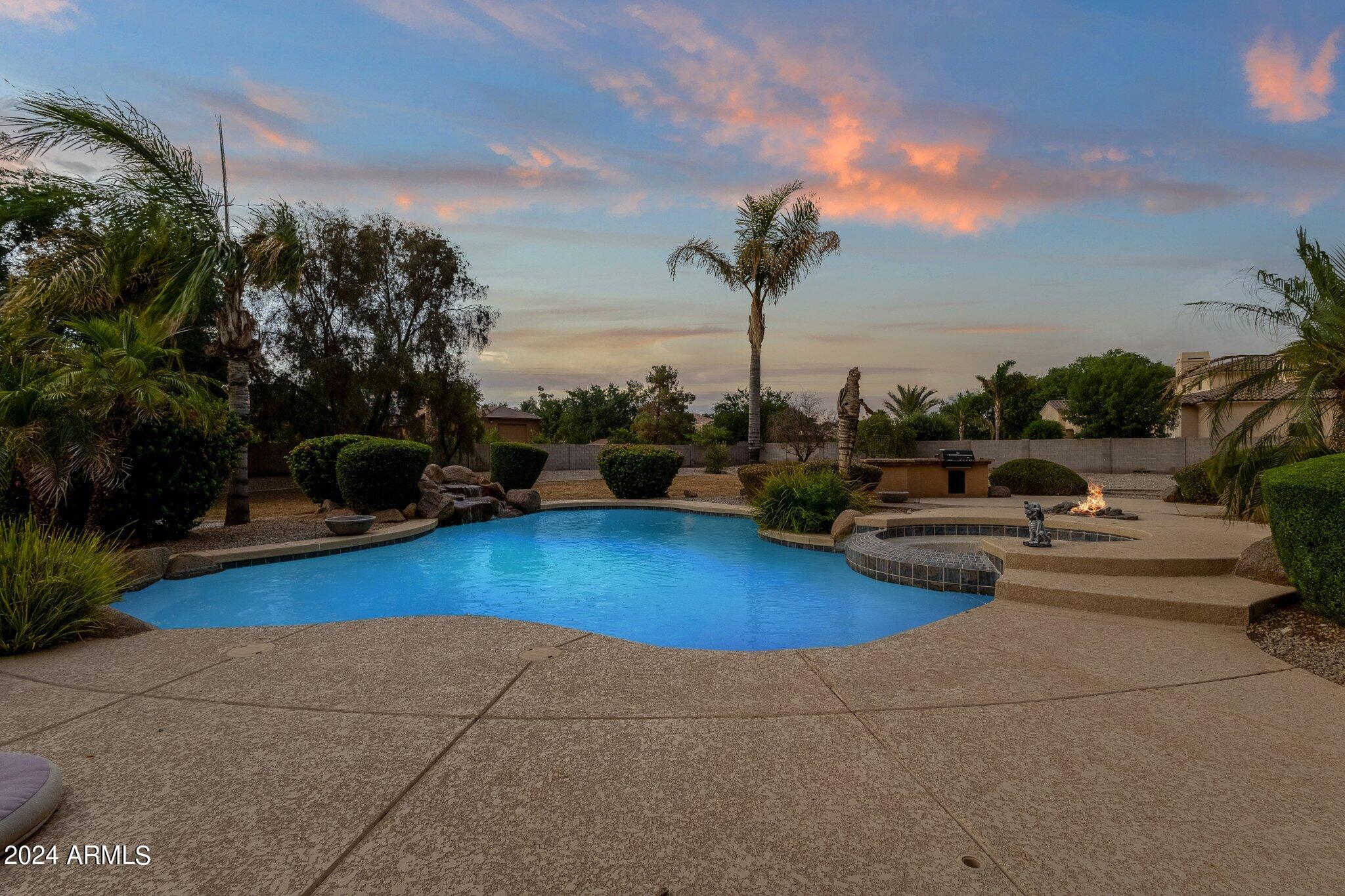 2138 E TIFFANY Court