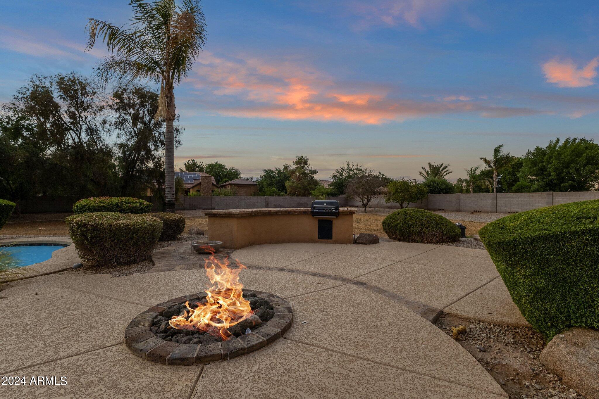 2138 E TIFFANY Court