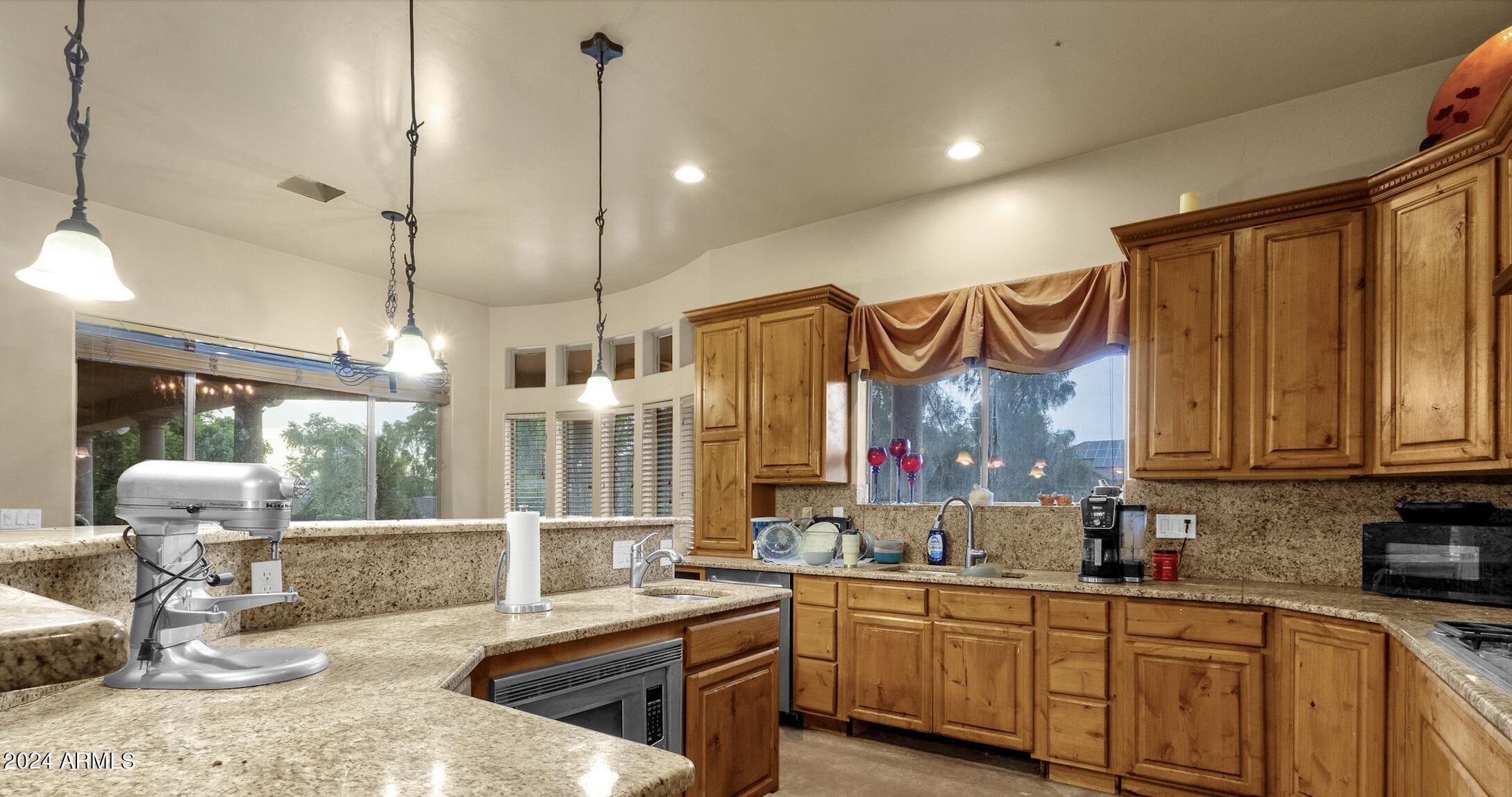 2138 E TIFFANY Court