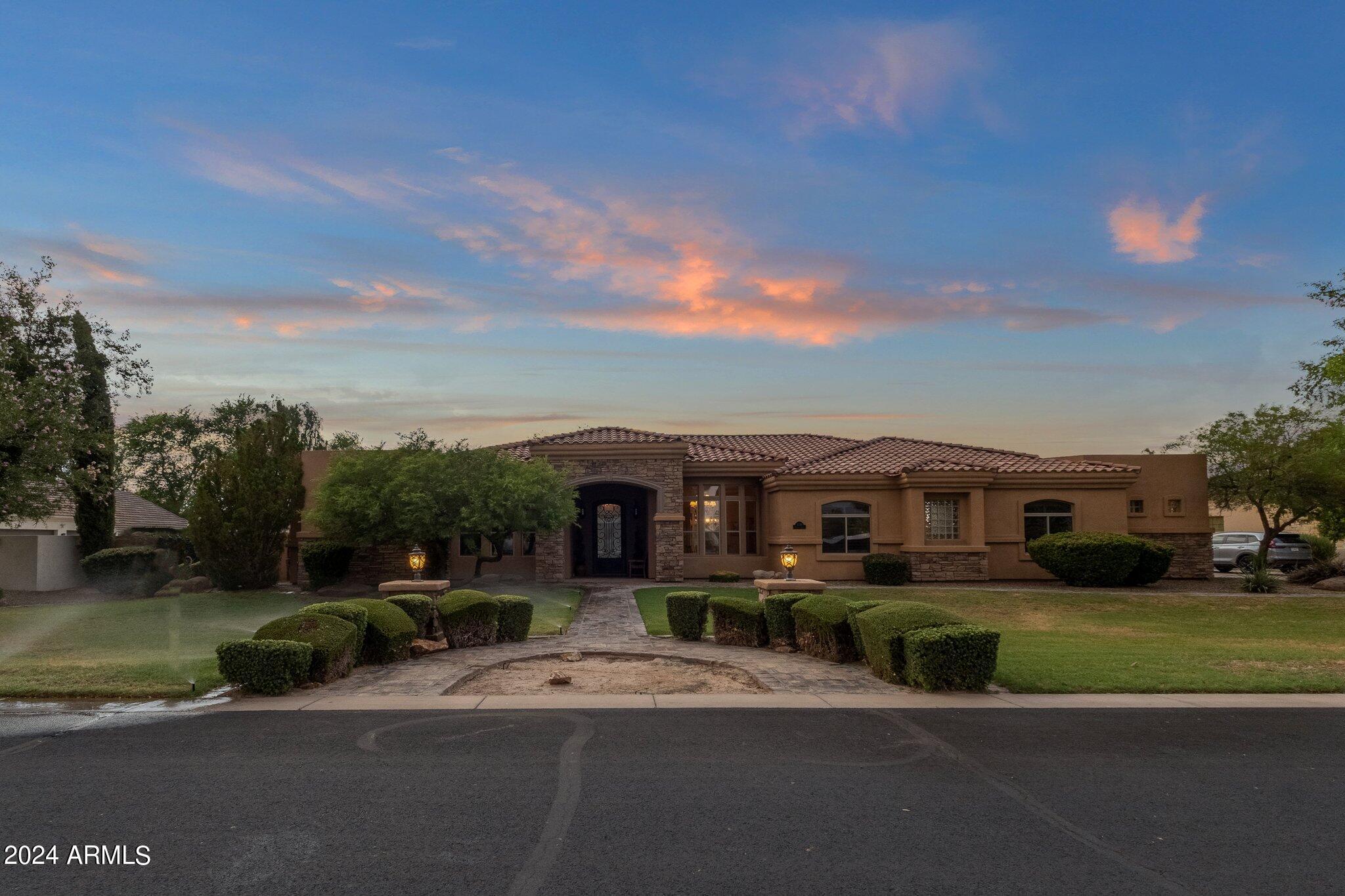 2138 E TIFFANY Court
