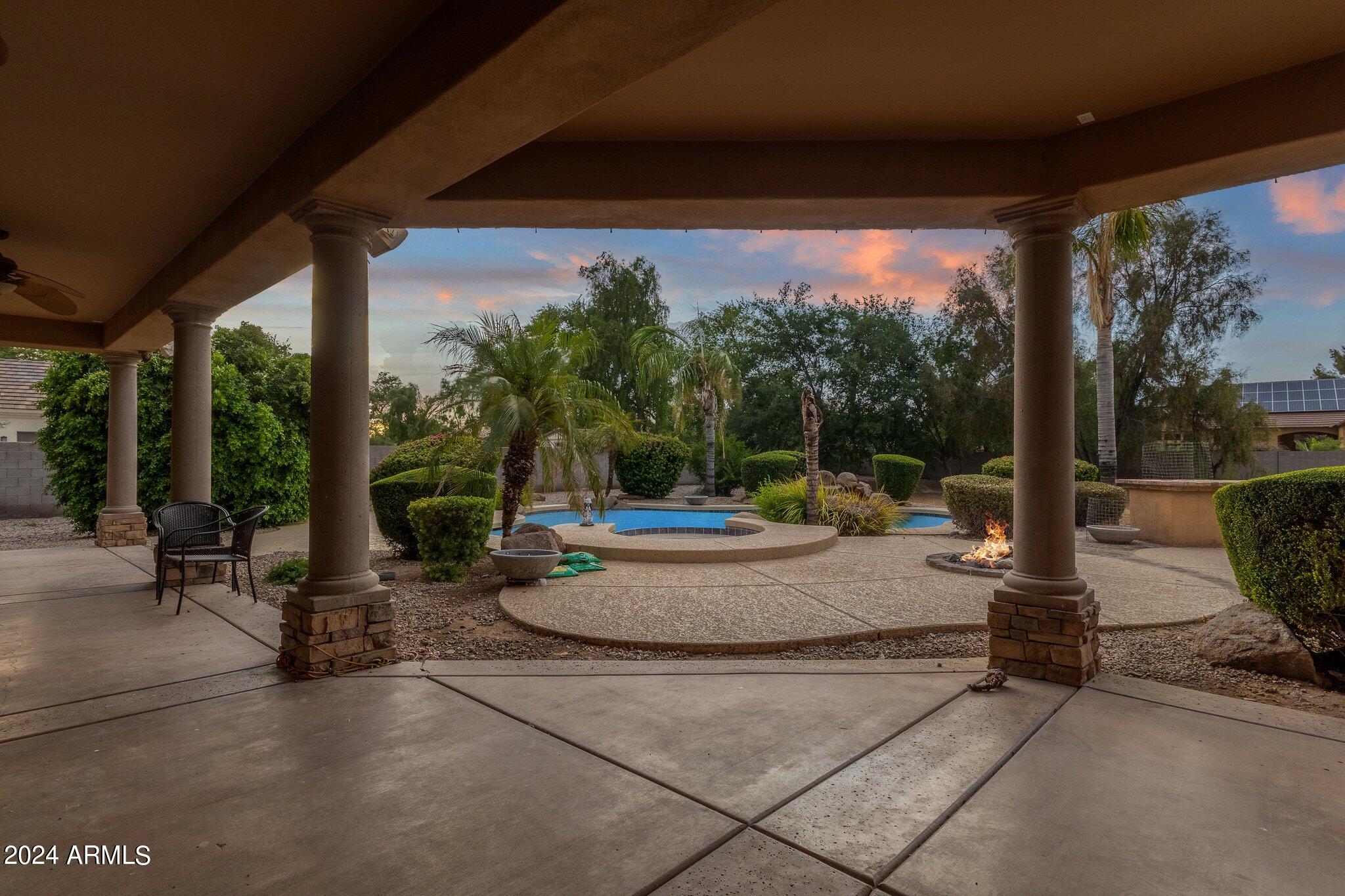 2138 E TIFFANY Court