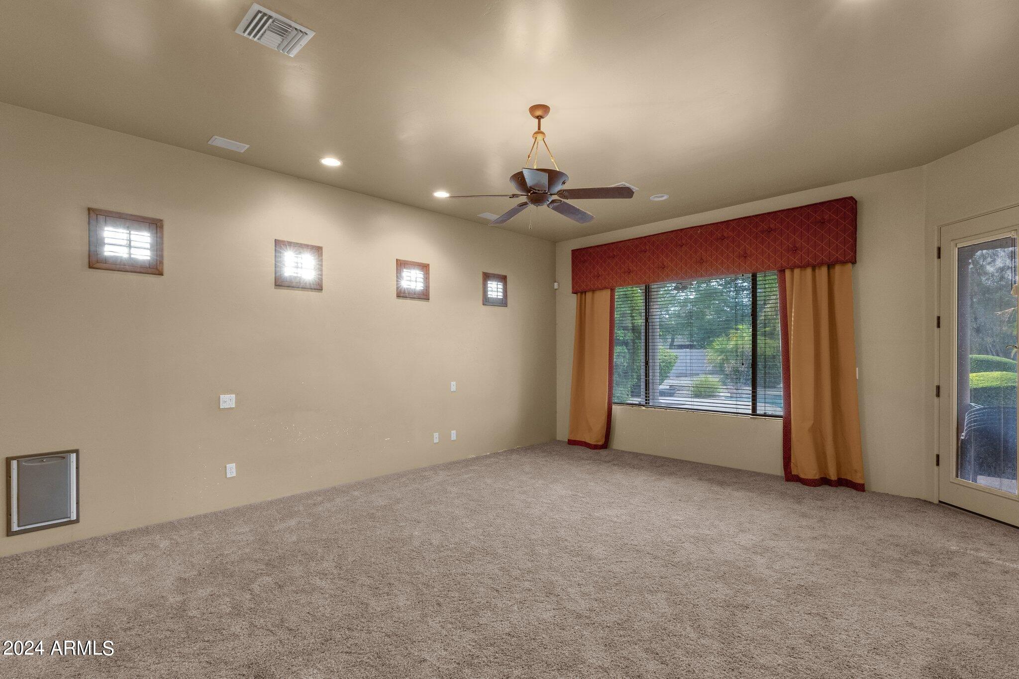 2138 E TIFFANY Court
