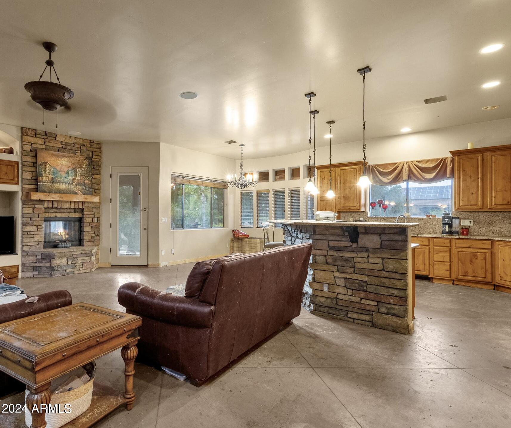 2138 E TIFFANY Court