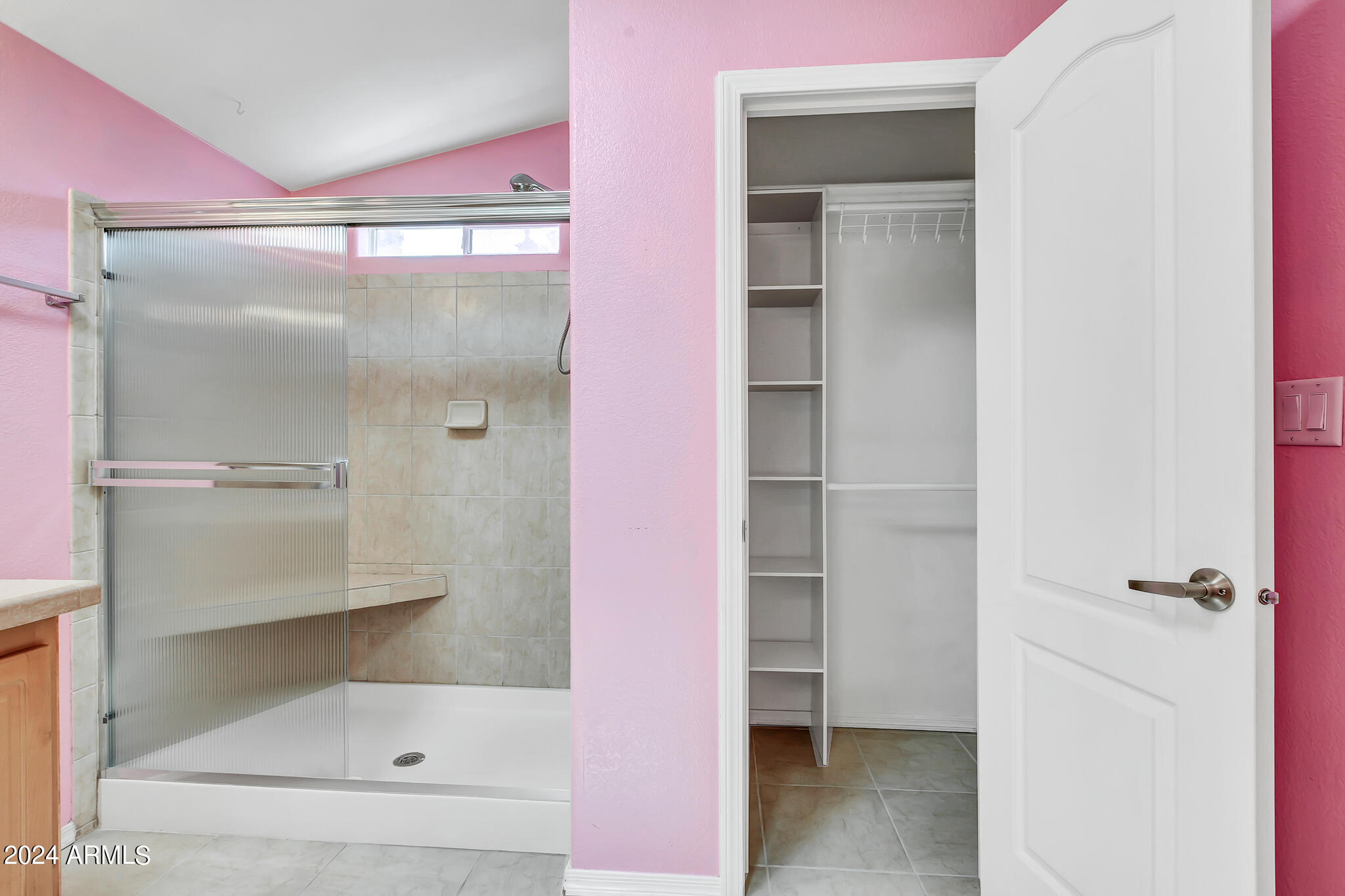 2401 W SOUTHERN Avenue, 82