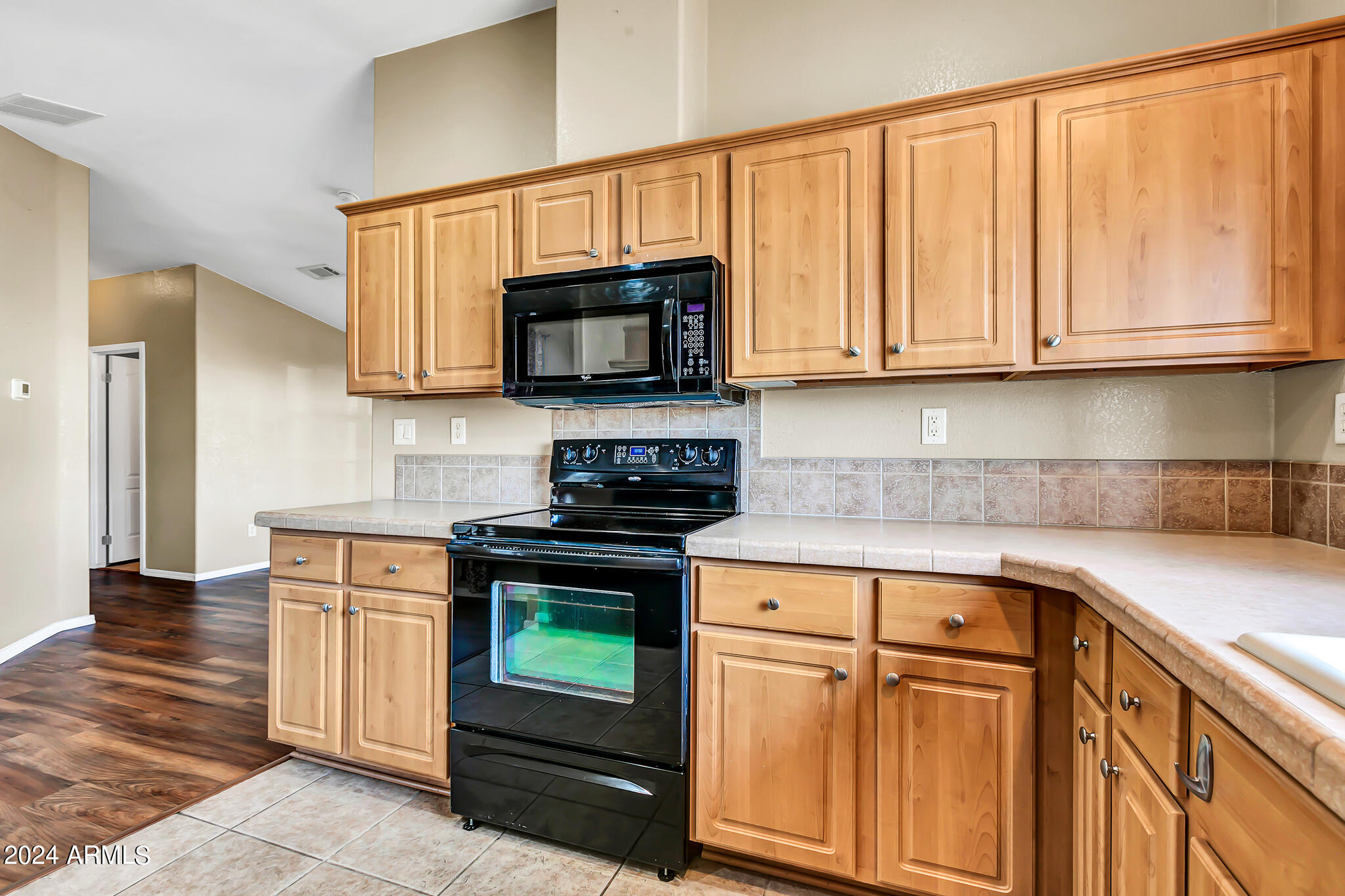 2401 W SOUTHERN Avenue, 82