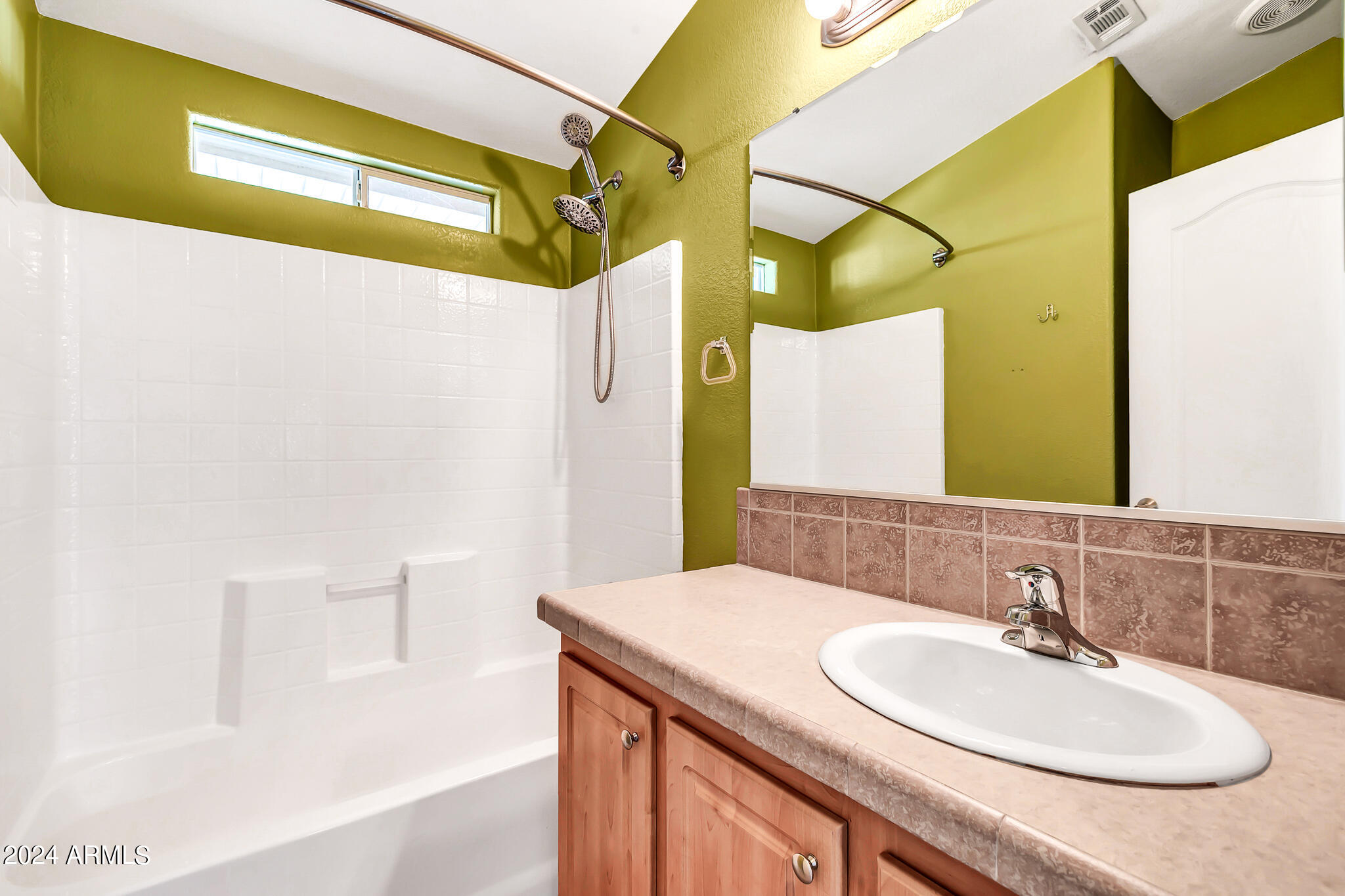 2401 W SOUTHERN Avenue, 82